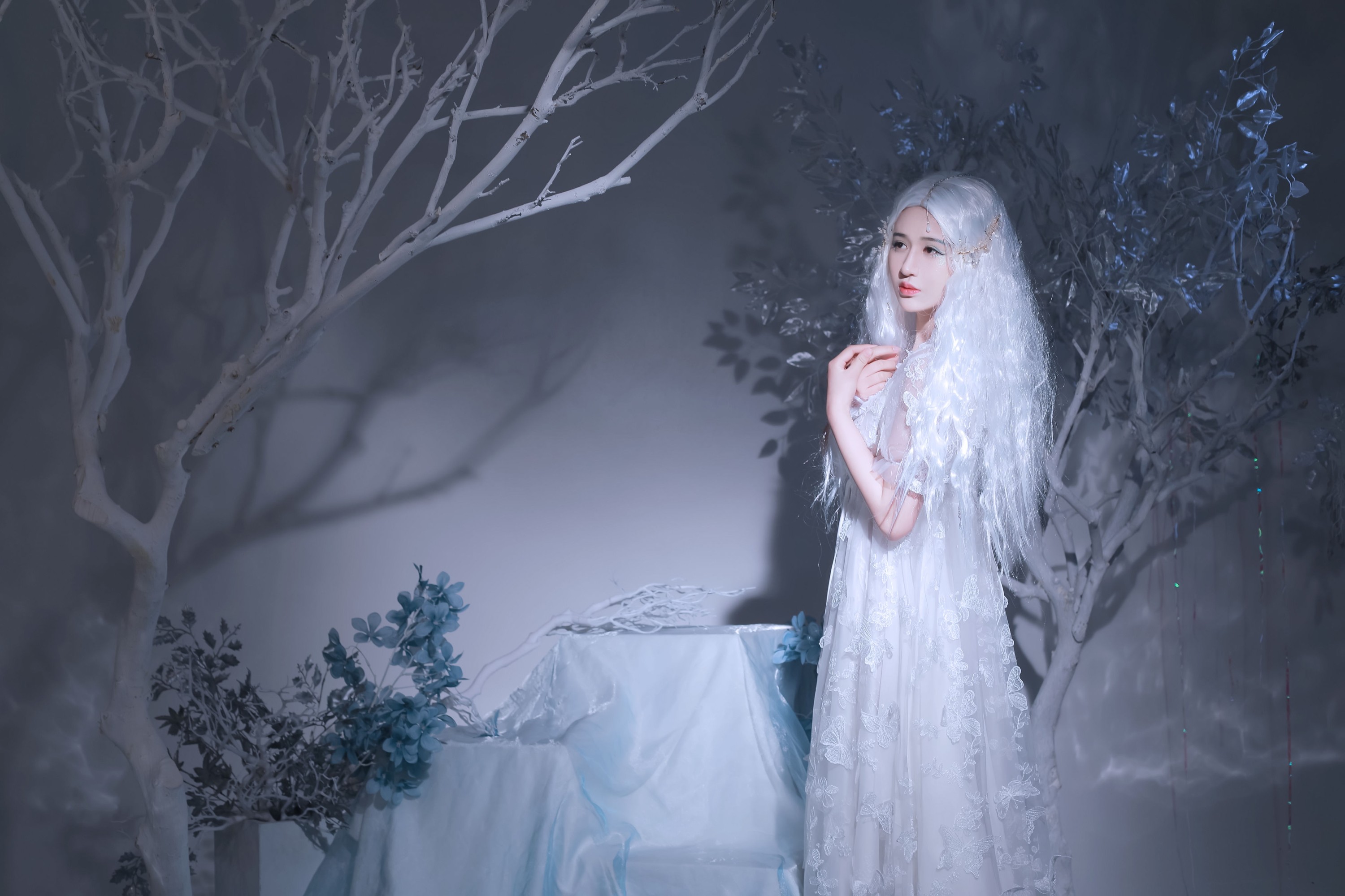 鱼三岁 – 《迷幻》[23P]