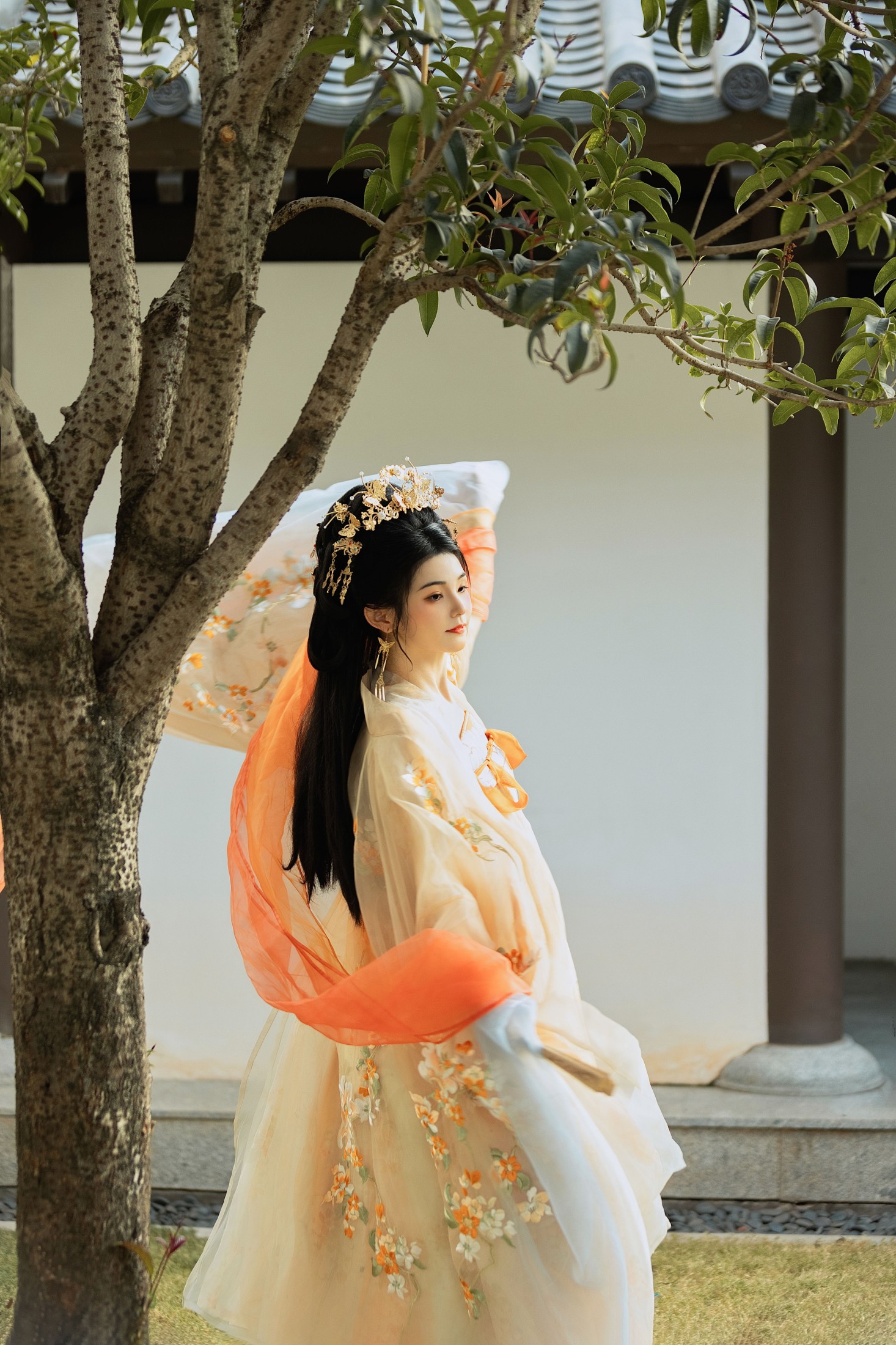 亿歆 – 《朝花引》[22P]