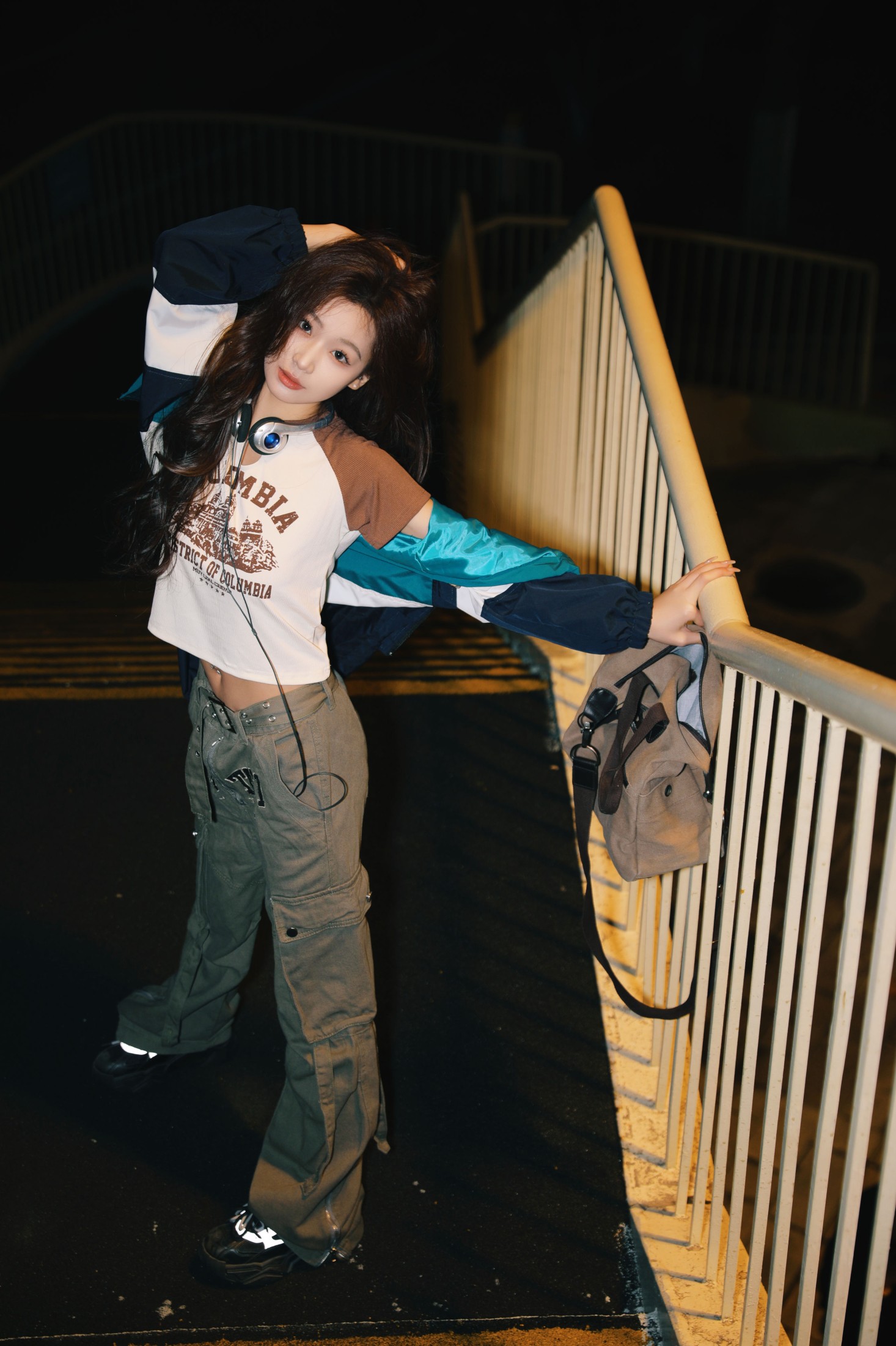 高冷小别兔 – 《街拍》[26P]