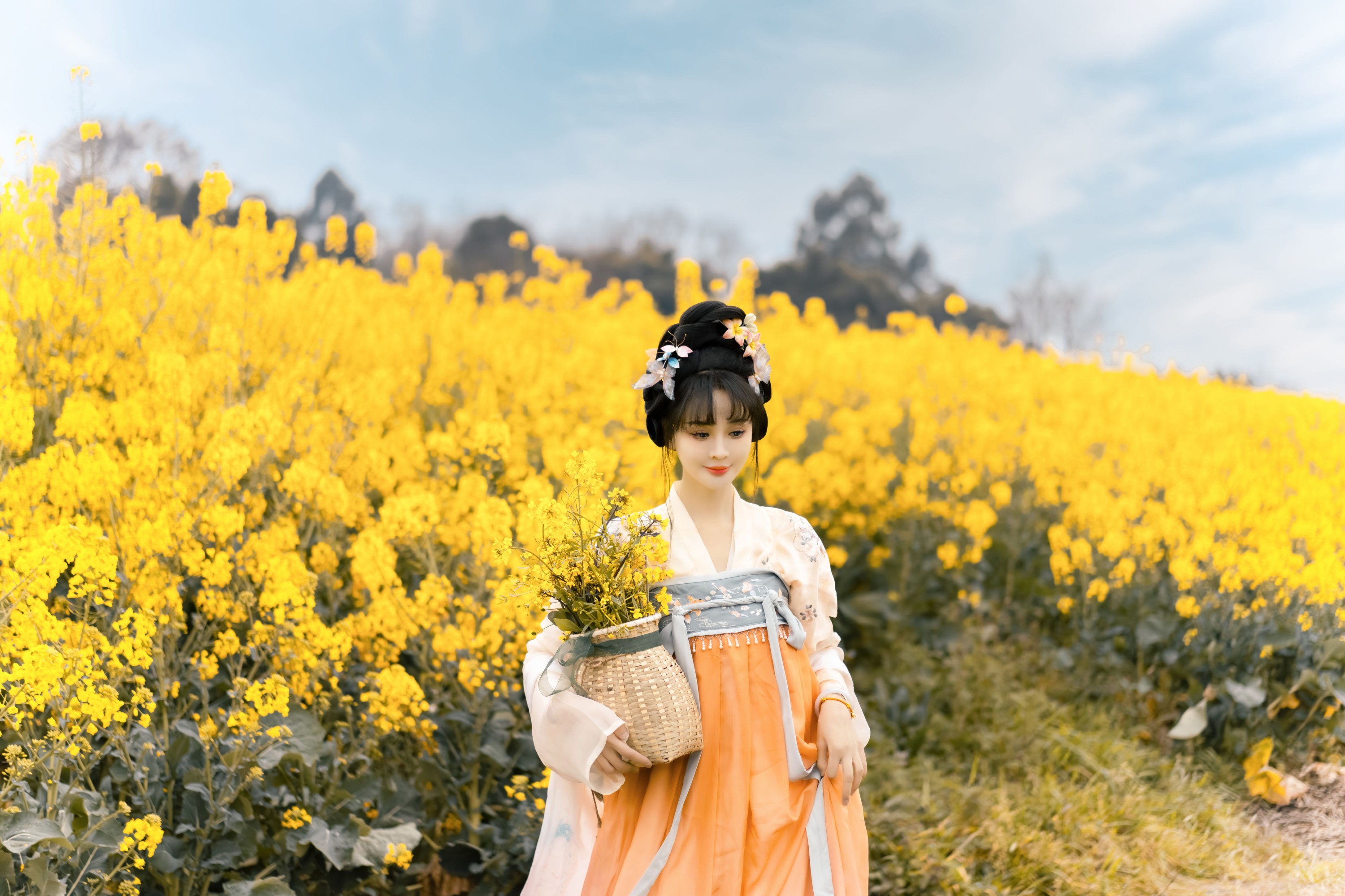 喵苏苏 – 《上春山》[48P]