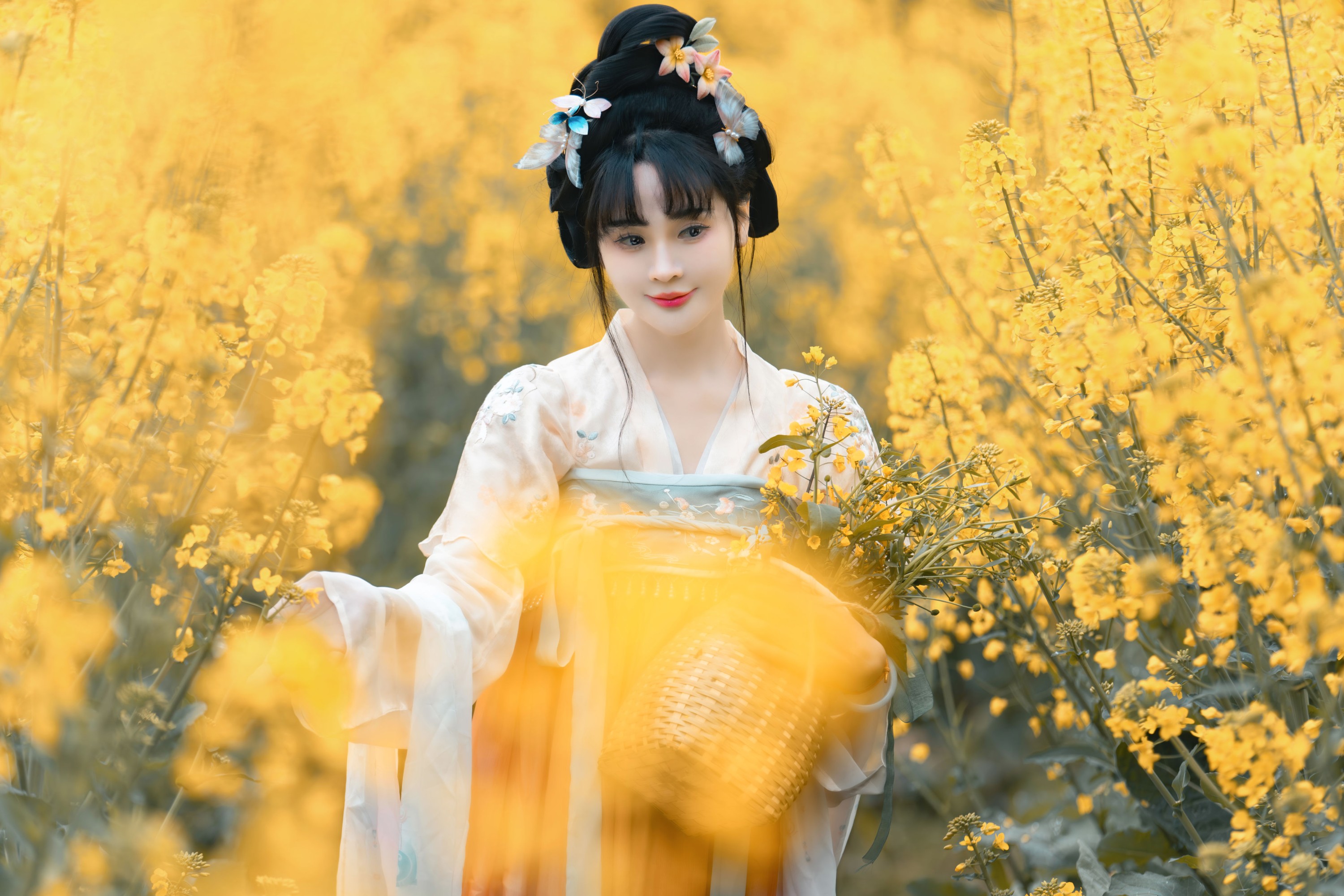 喵苏苏 – 《上春山》[48P]