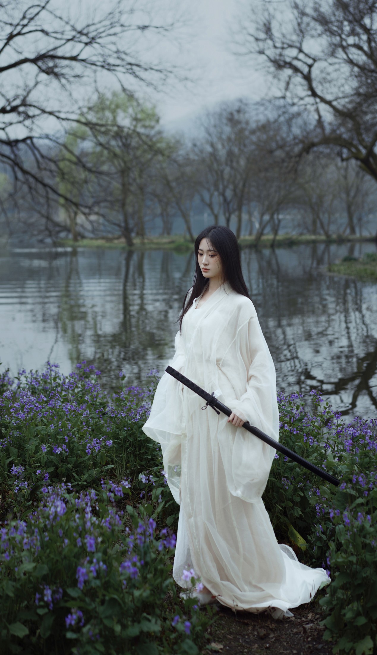 婠 – 《二月兰花》[22P]