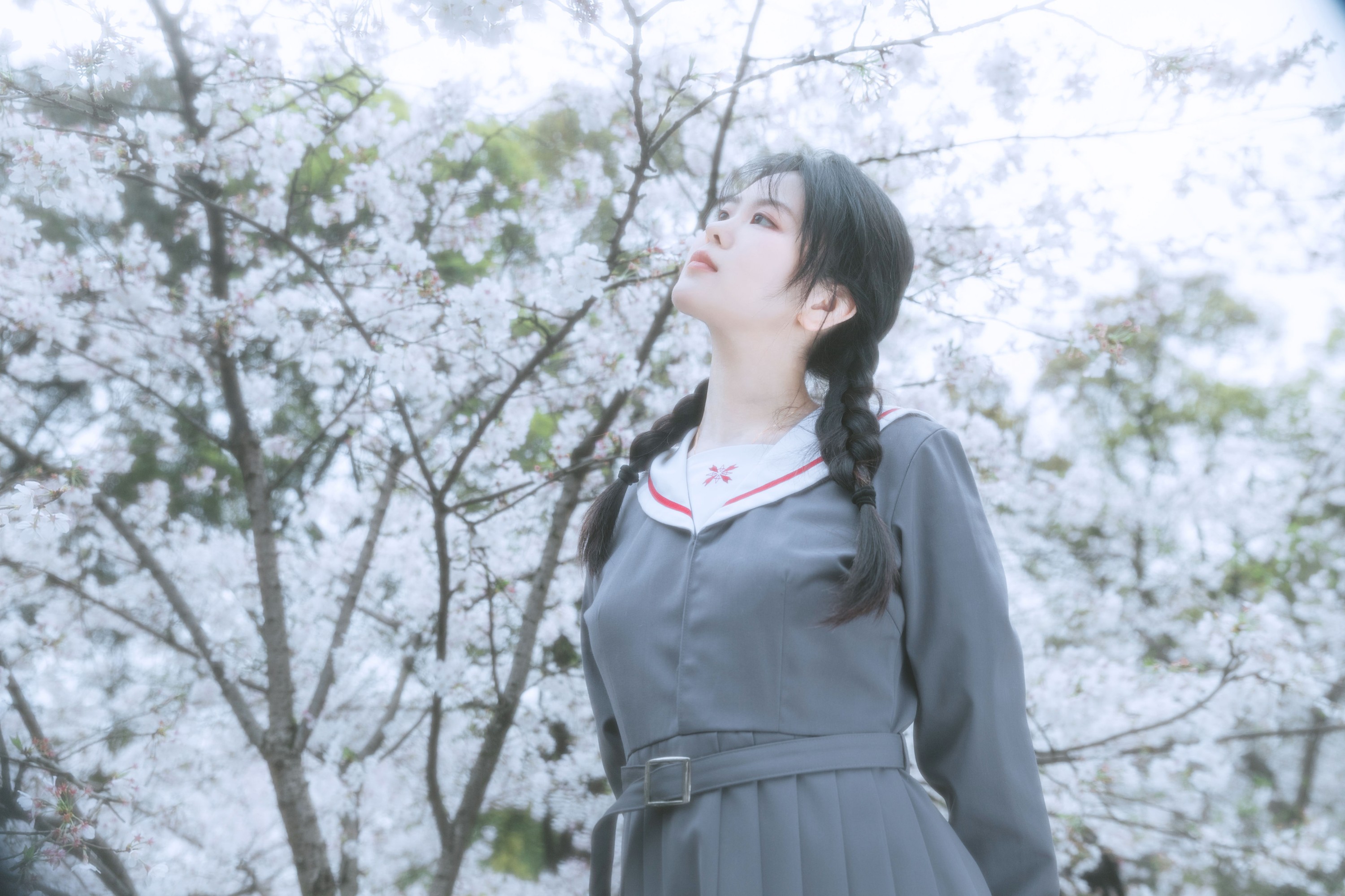 牛奶 – 《少女与花》[22P]