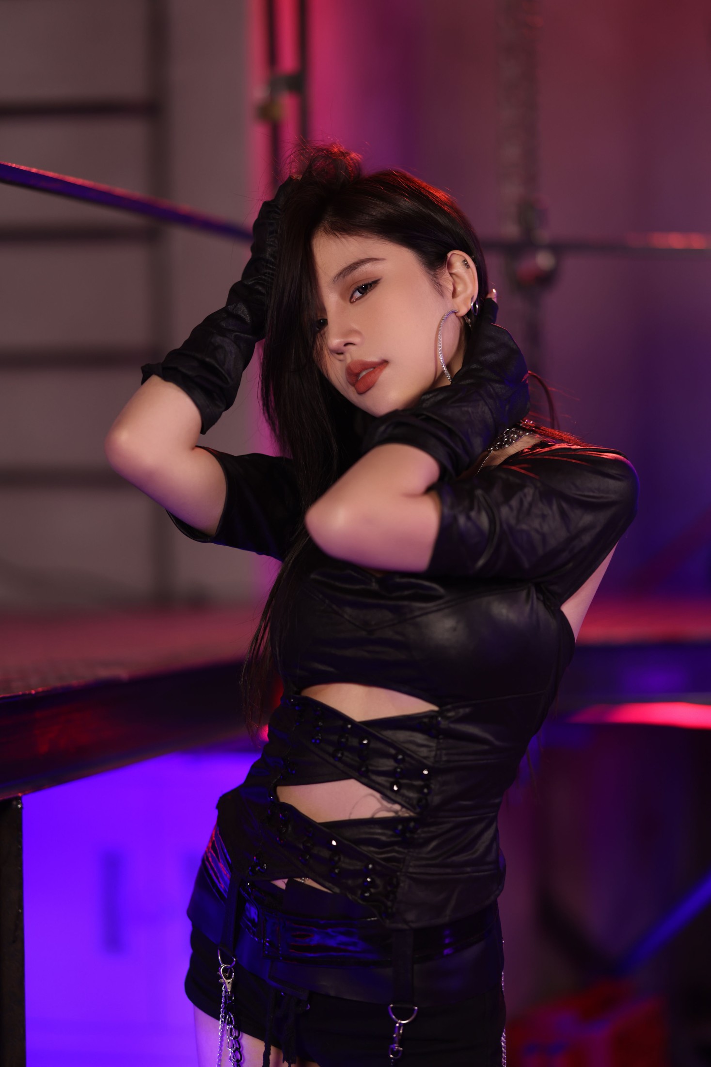 鲸鱼 – 《美女与黑皮衣的华丽邂逅》[22P]