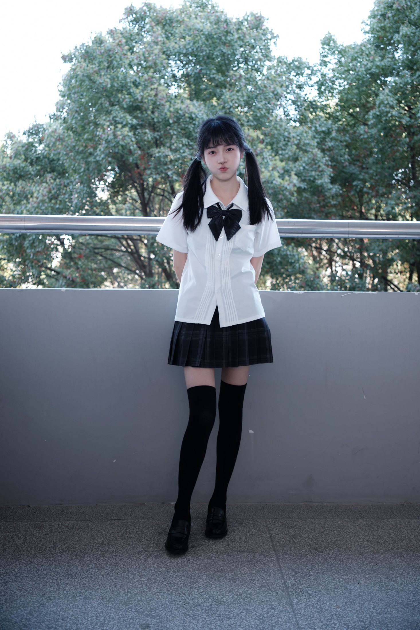 小松麻奈 – 《樱花教室》[33P]