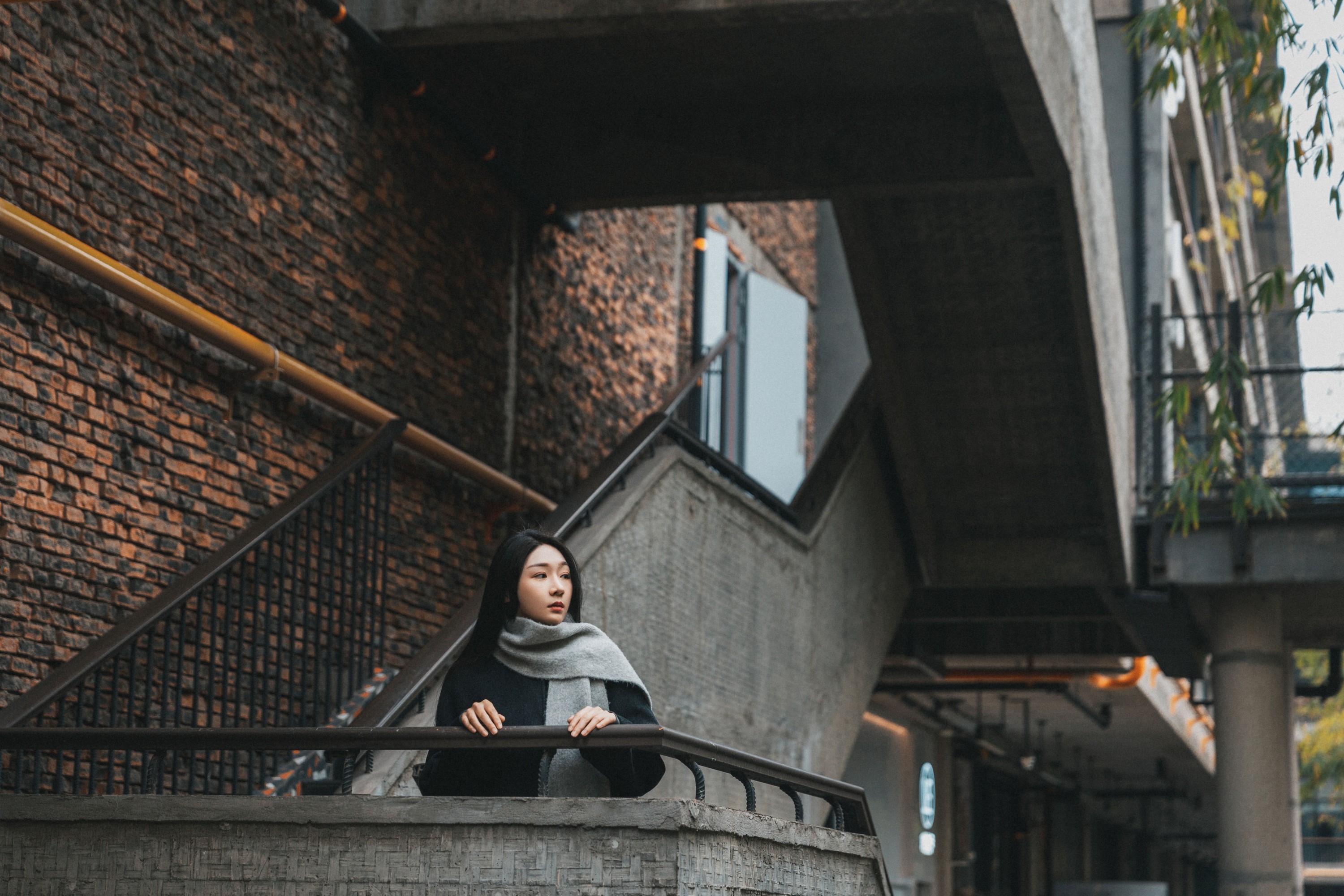 芸芸 – 《忧伤少女》[22P]