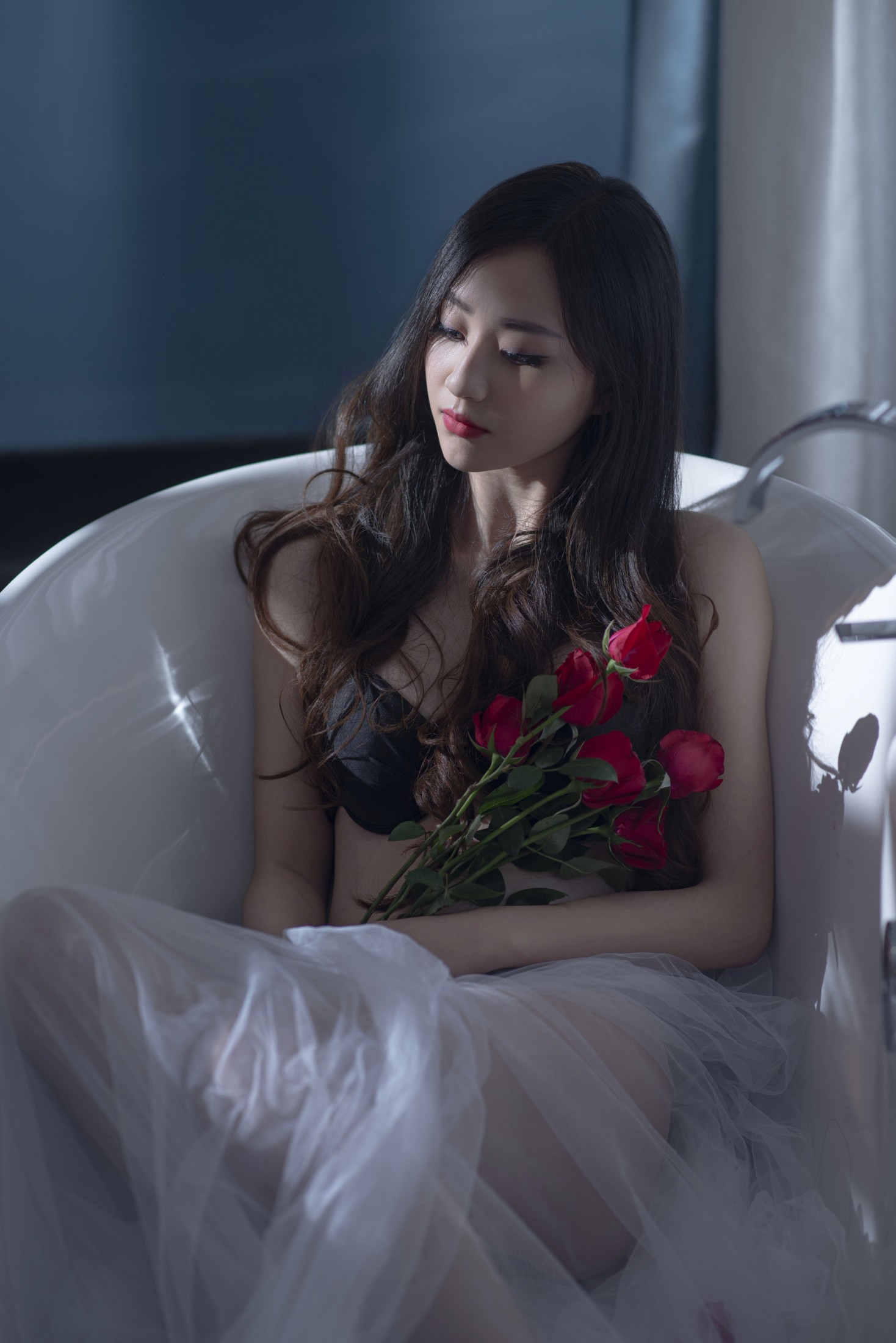 小鱼儿 – 《ROSE》[24P]