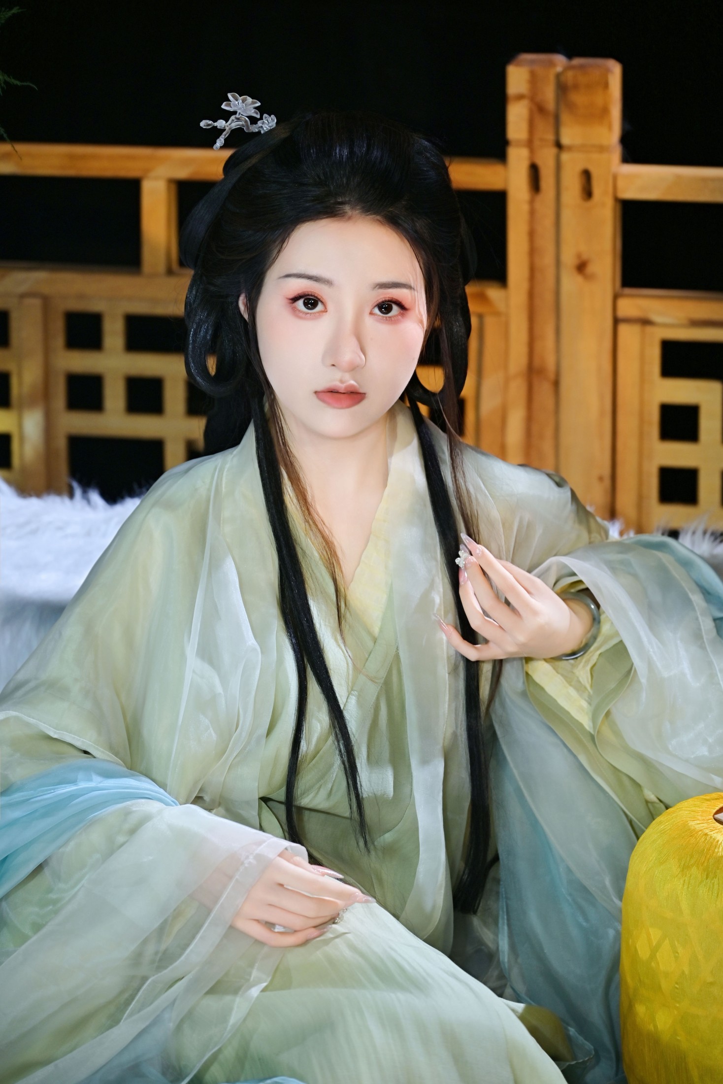 你的三三 – 《庭院深深》[20P]