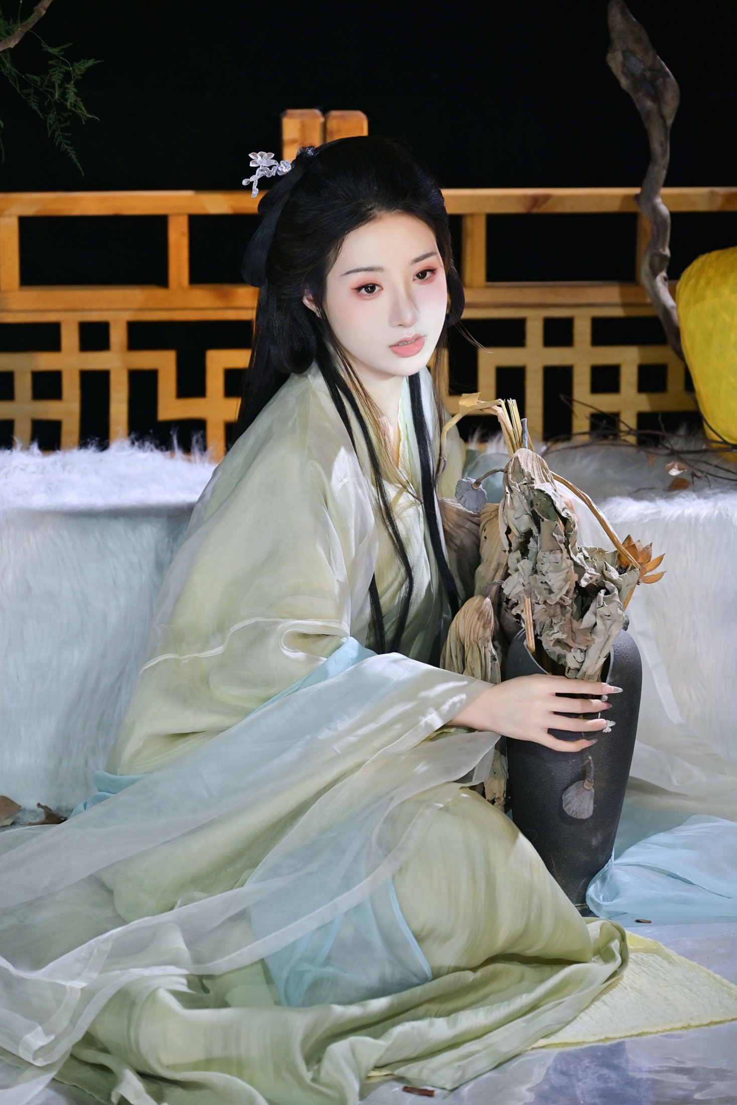 你的三三 – 《庭院深深》[20P]