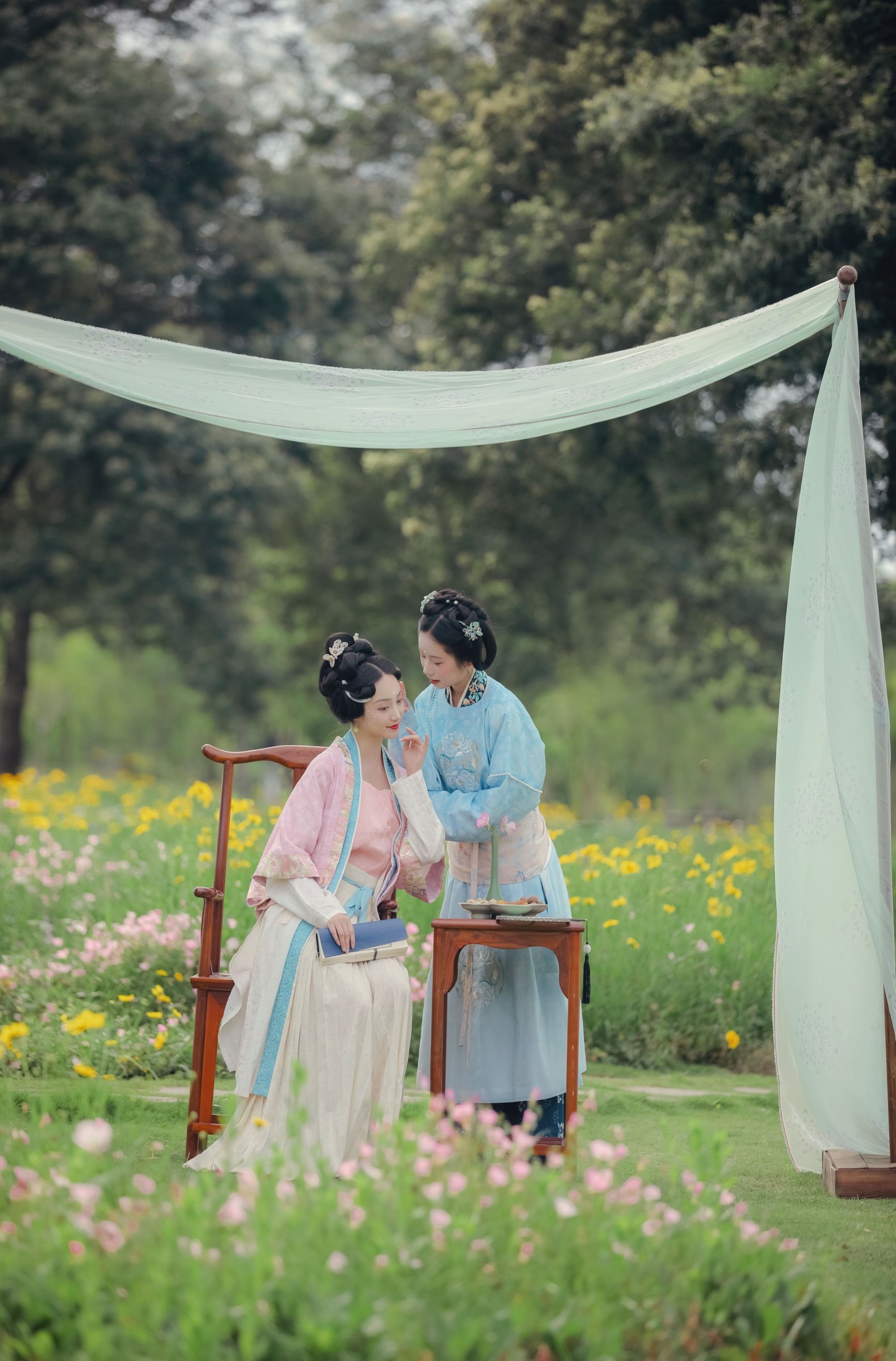 瑶瑶. 凌子兮 – 《游园》[23P]