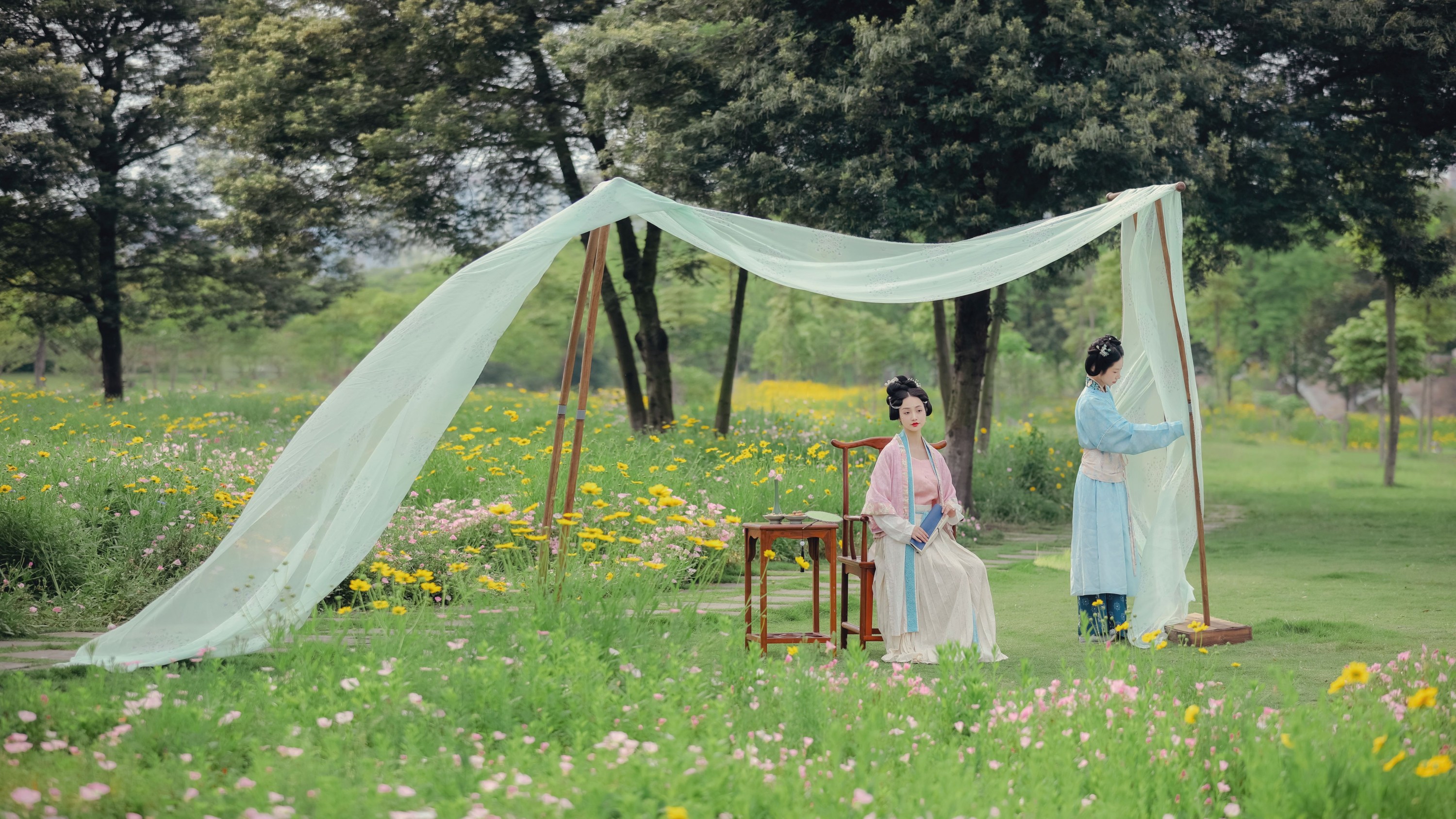 瑶瑶. 凌子兮 – 《游园》[23P]