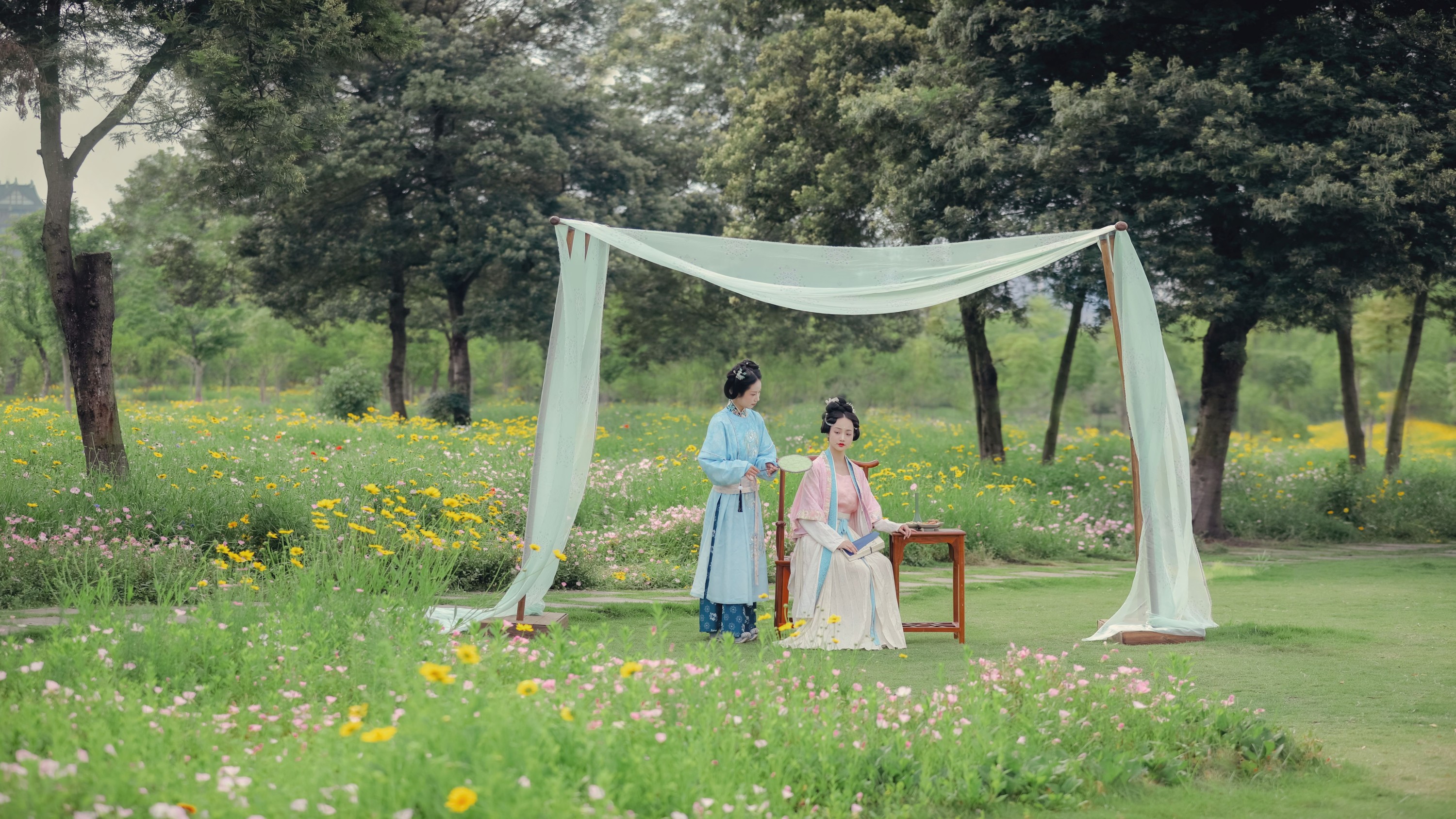 瑶瑶. 凌子兮 – 《游园》[23P]