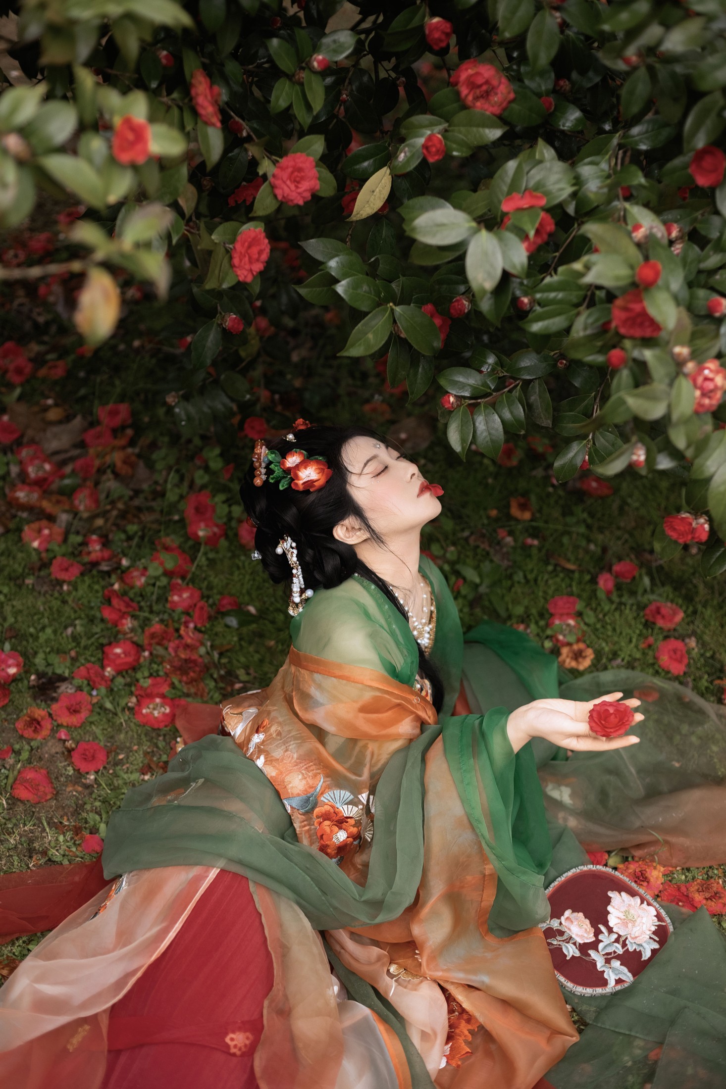 三条海里 – 《落红满地》[24P]