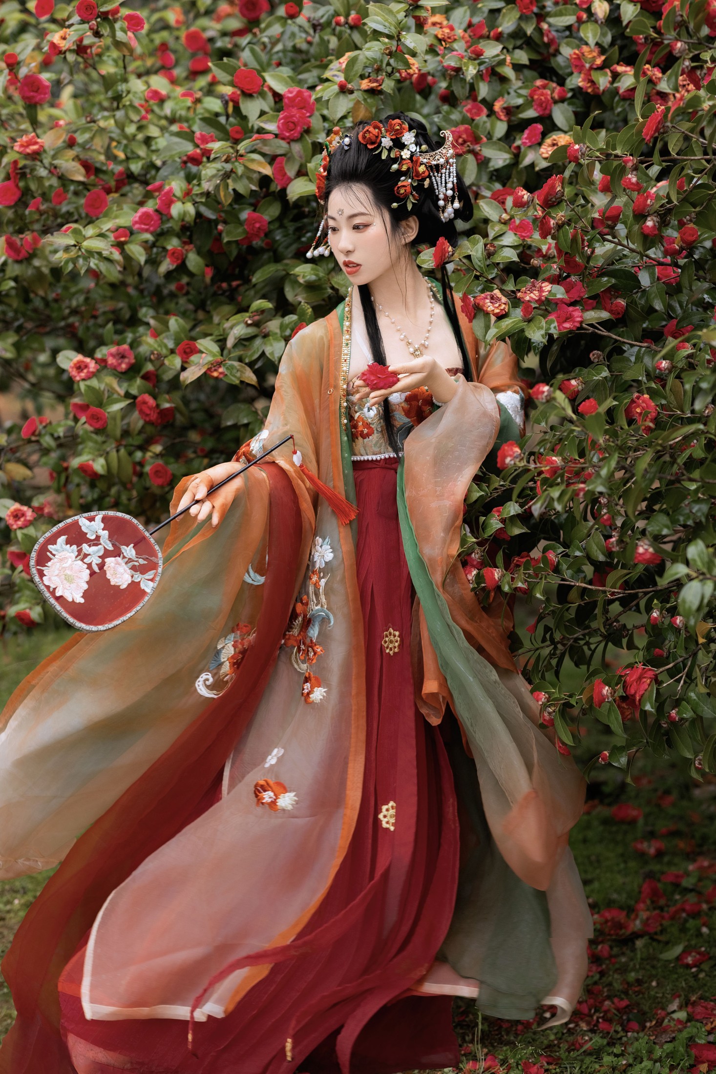 三条海里 – 《落红满地》[24P]