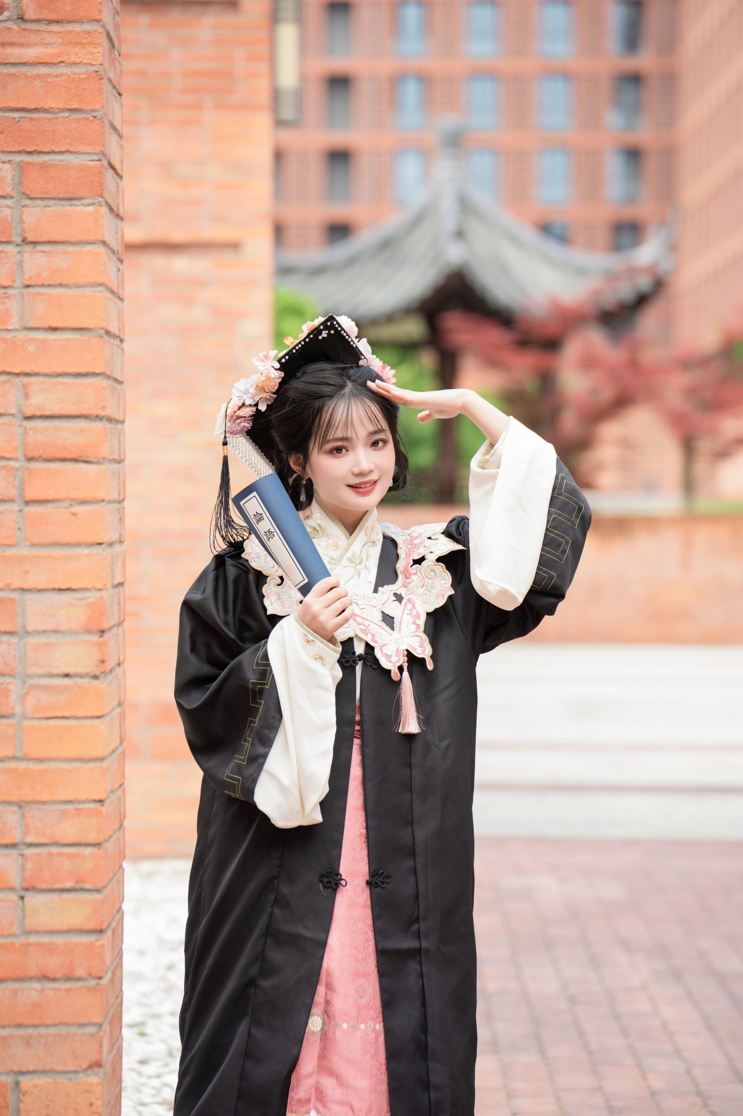 小欧O – 《更适合中国人的学士服》[26P]