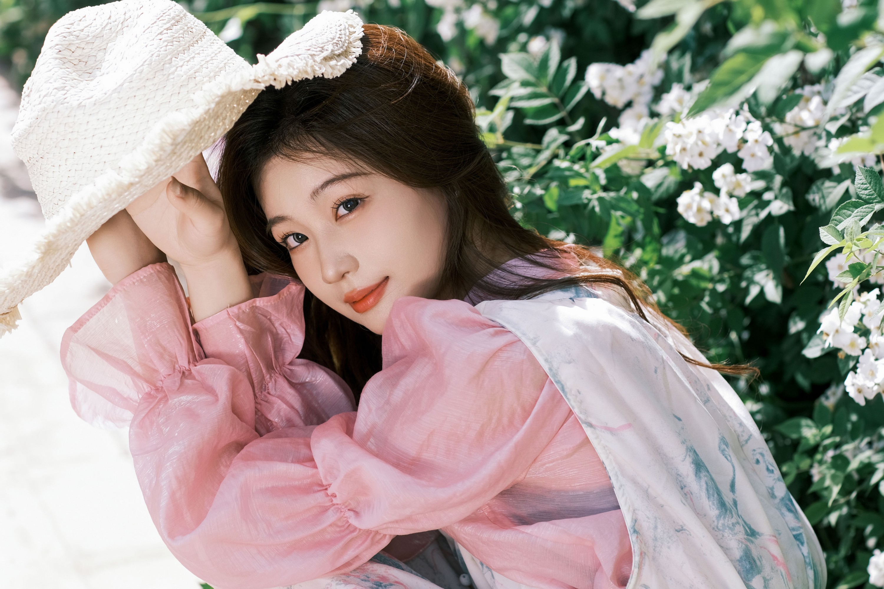 高冷小别兔 – 《四月蔷薇》[38P]