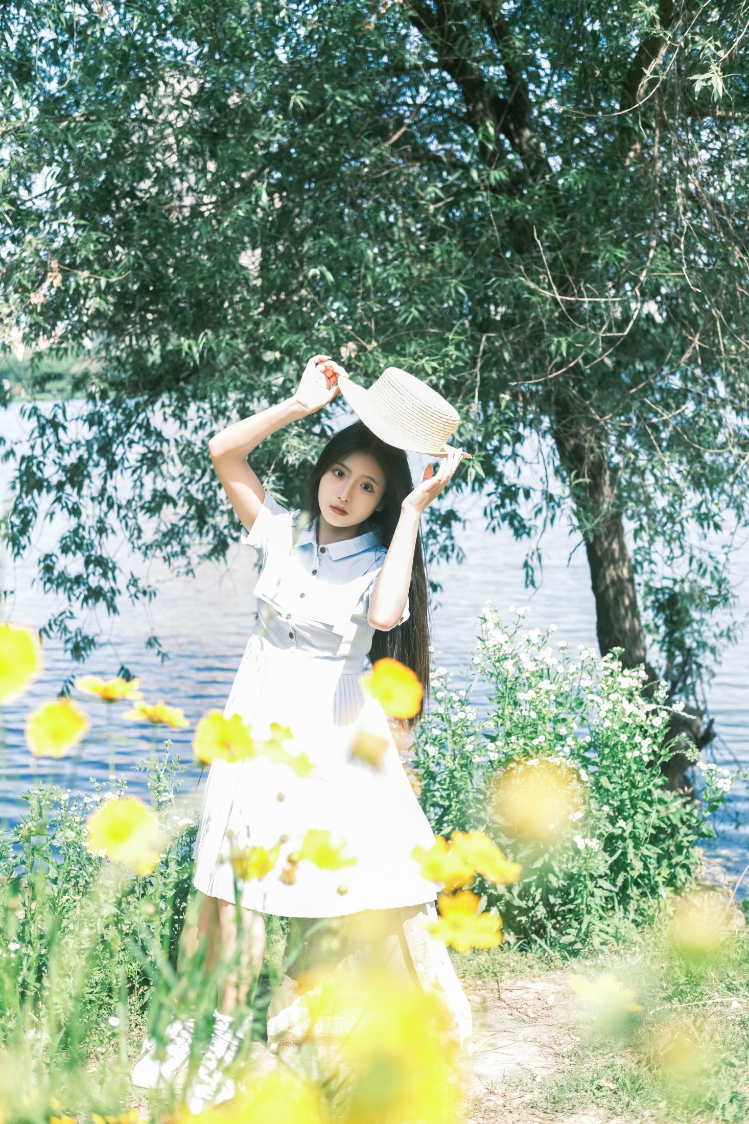 木柚柚 – 《夏天裙摆金鸡菊》[26P]