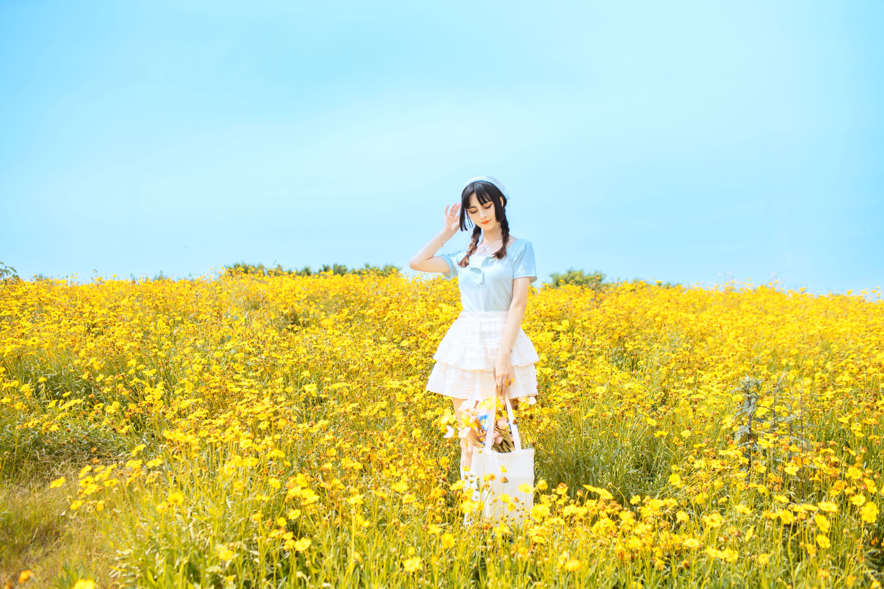 千落.奶尤 – 《初夏》[57P]