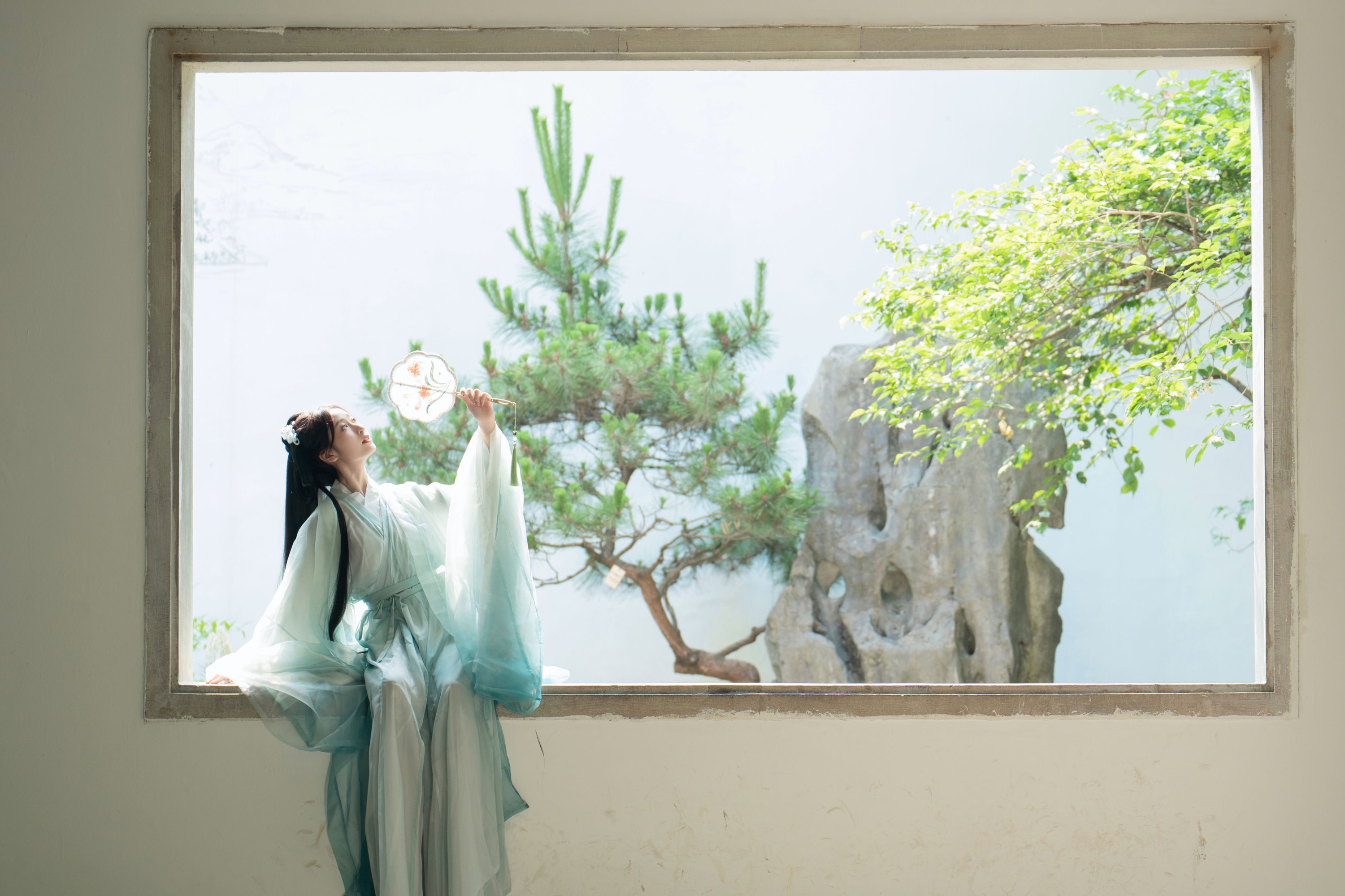 小何 – 《清冷如诗》[23P]