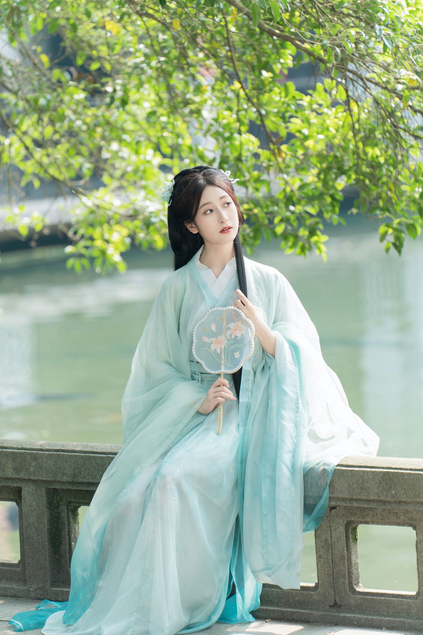 小何 – 《清冷如诗》[23P]