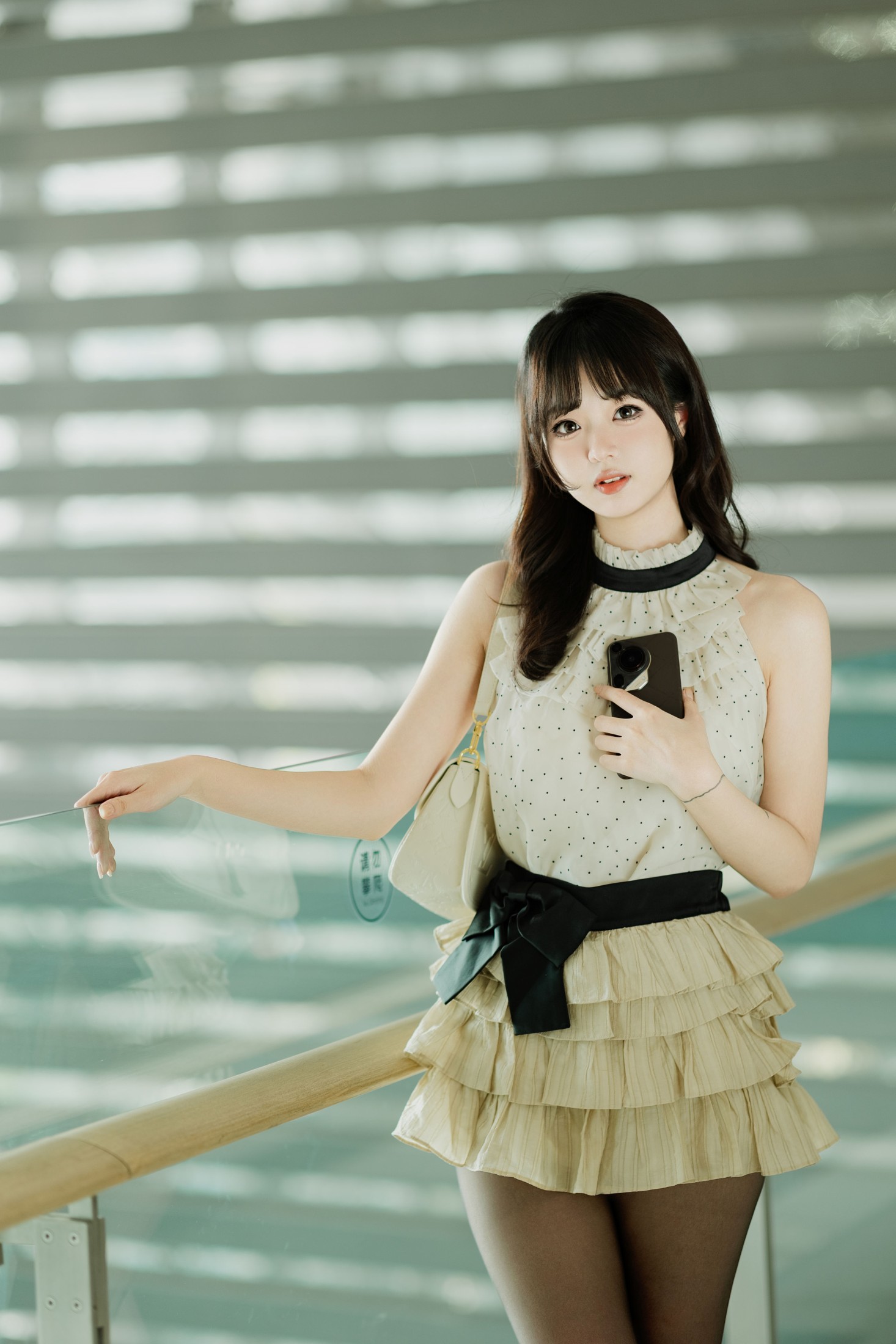 刺青师豆芽 – 《商场随拍》[20P]