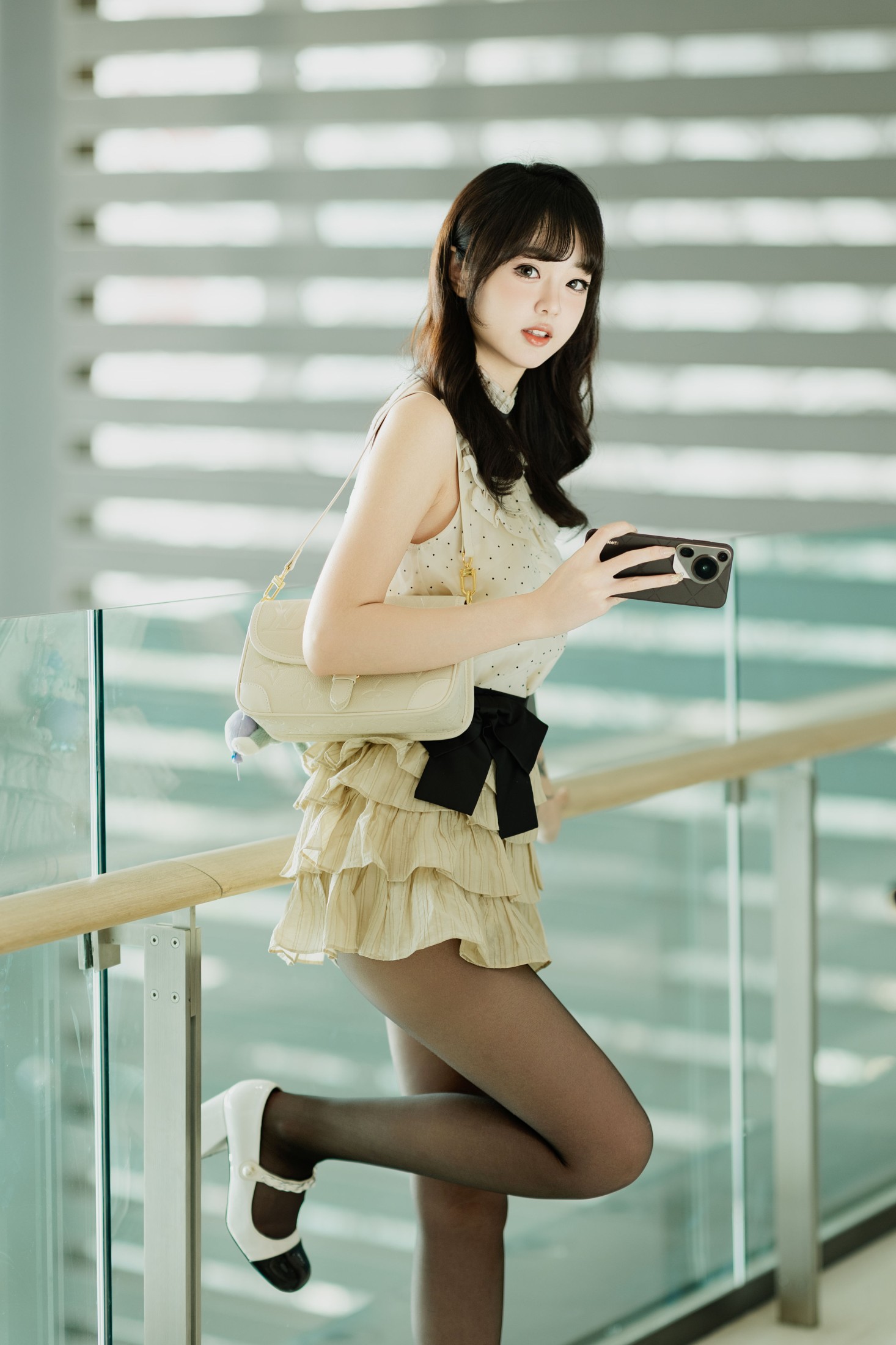 刺青师豆芽 – 《商场随拍》[20P]