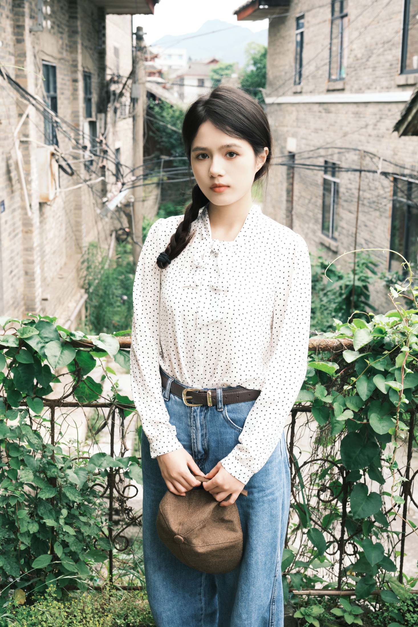 草萧疏 – 《县城文学》[23P]