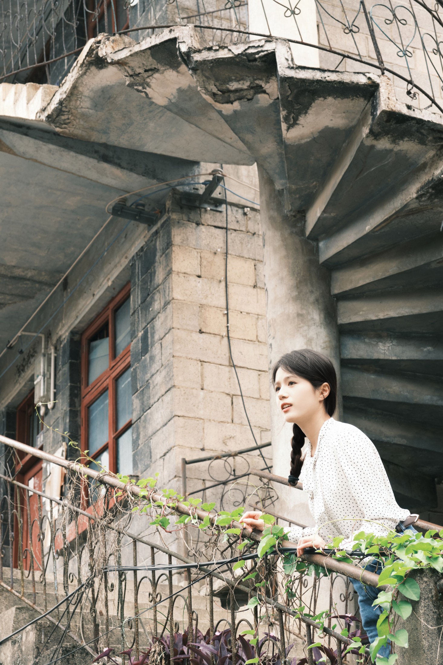 草萧疏 – 《县城文学》[23P]