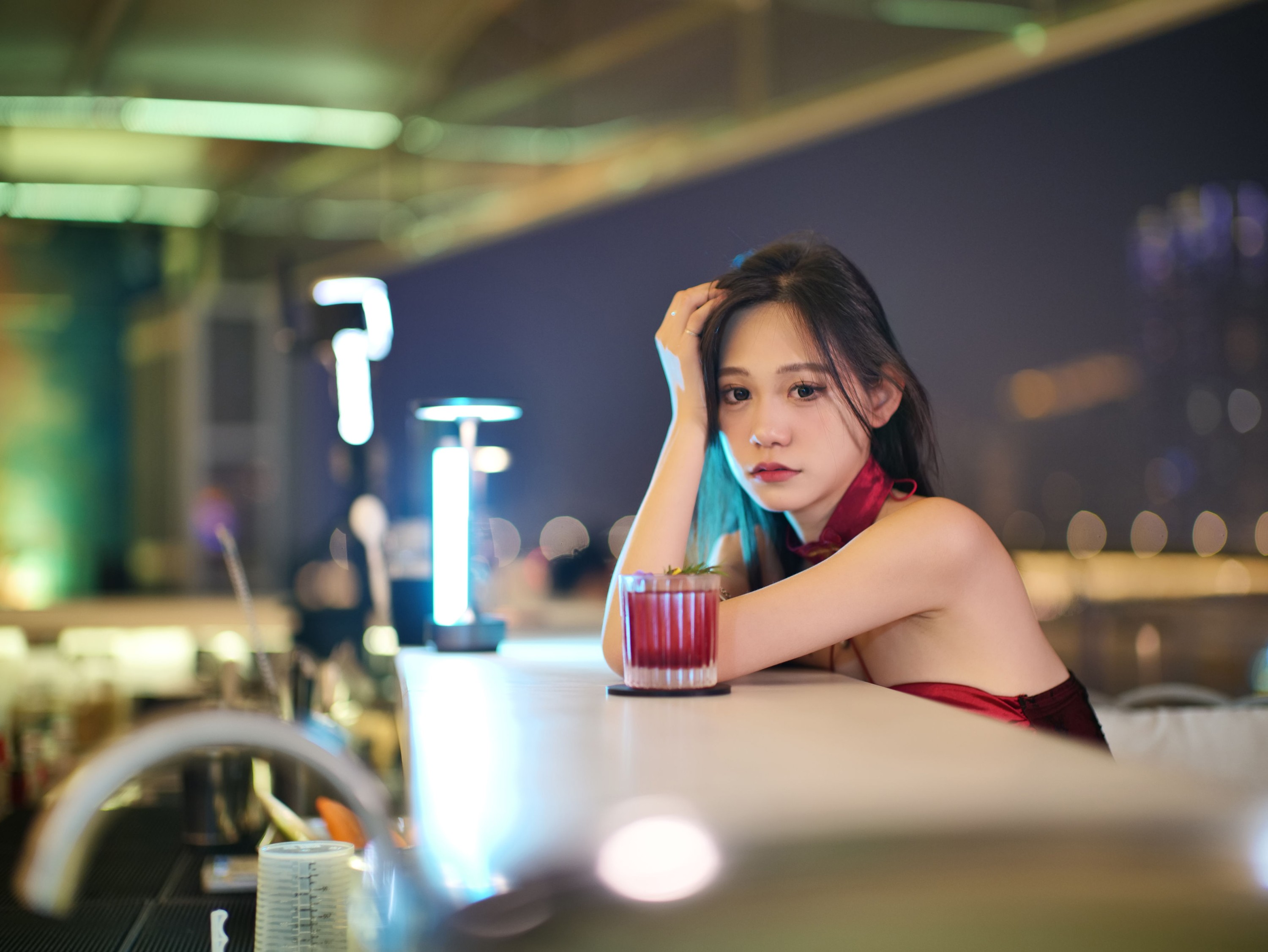 沛欣 – 《红裙倩影》[22P]