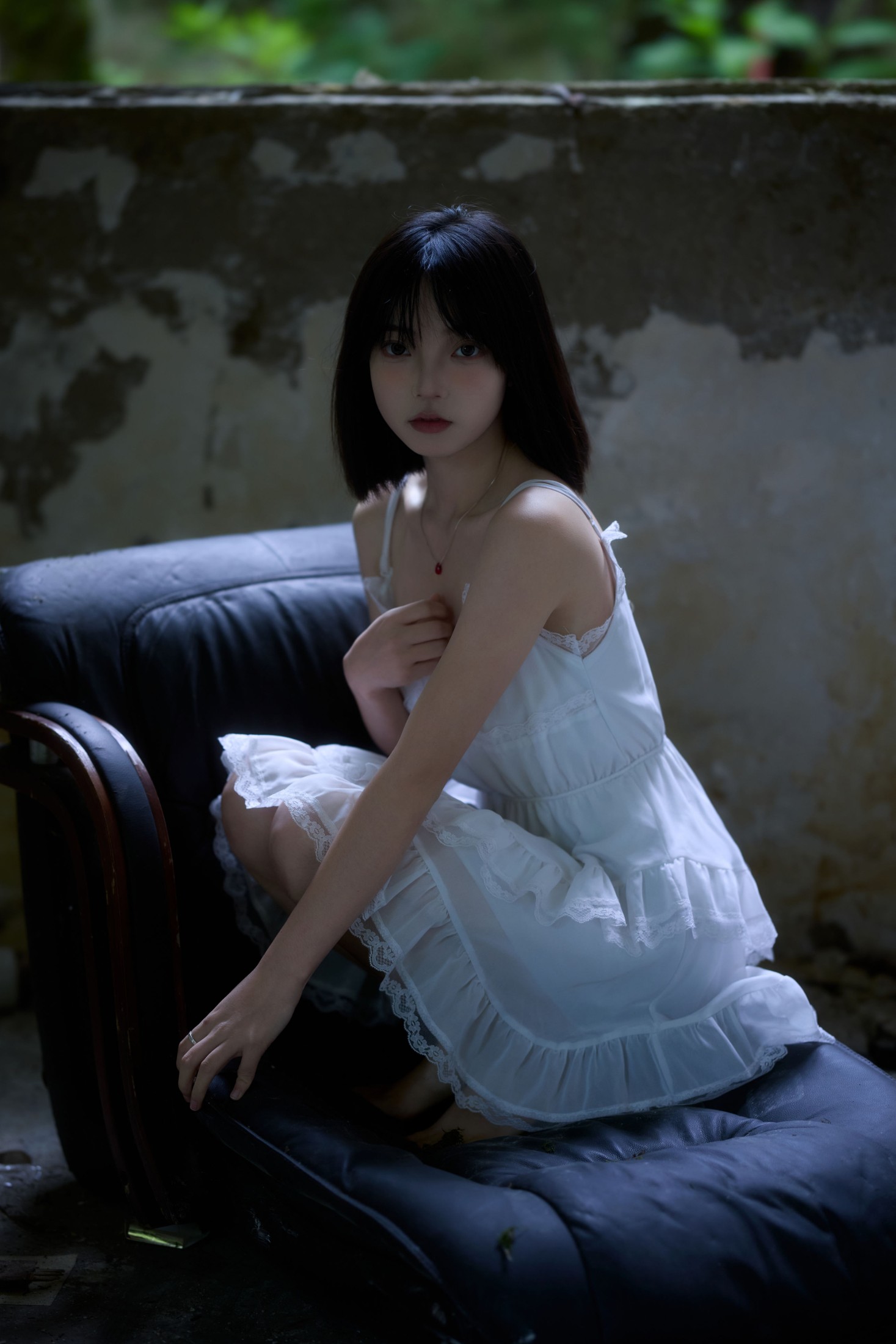 久菜盒子 – 《废墟人像》[36P]