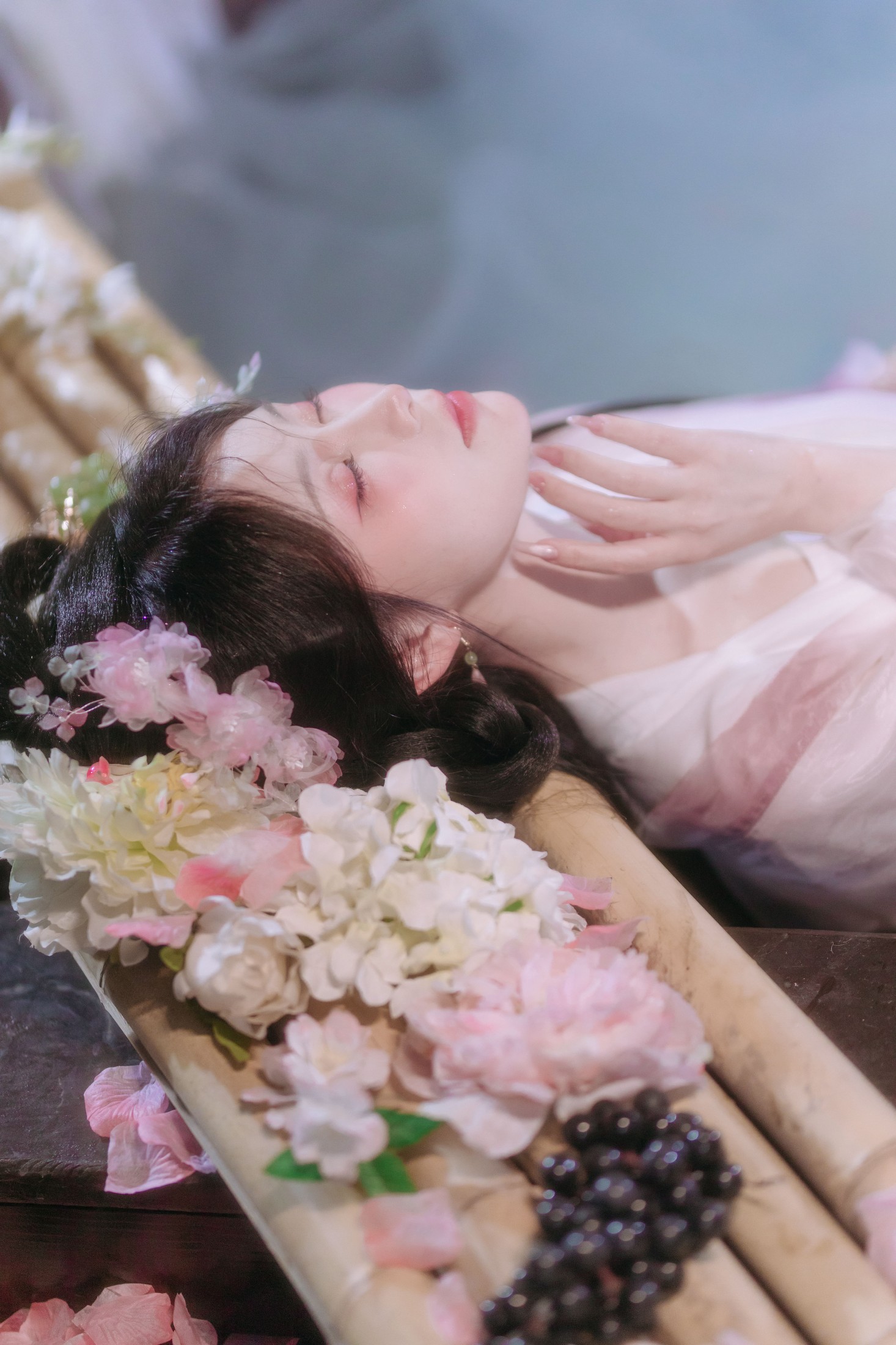 许尽欢～ – 《镜花水月》[22P]