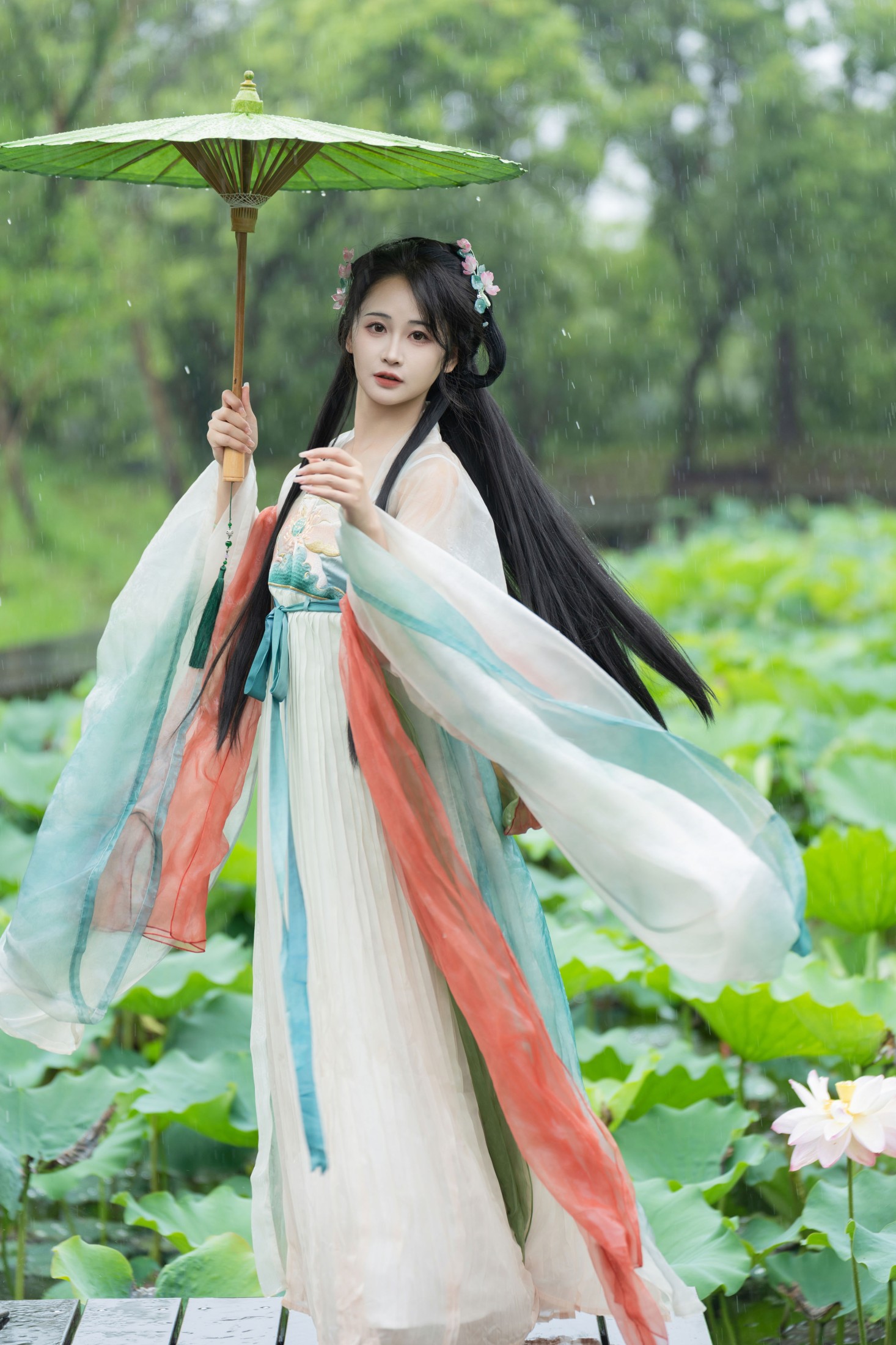 湫一只岁岁 – 《雨中荷花》[24P]