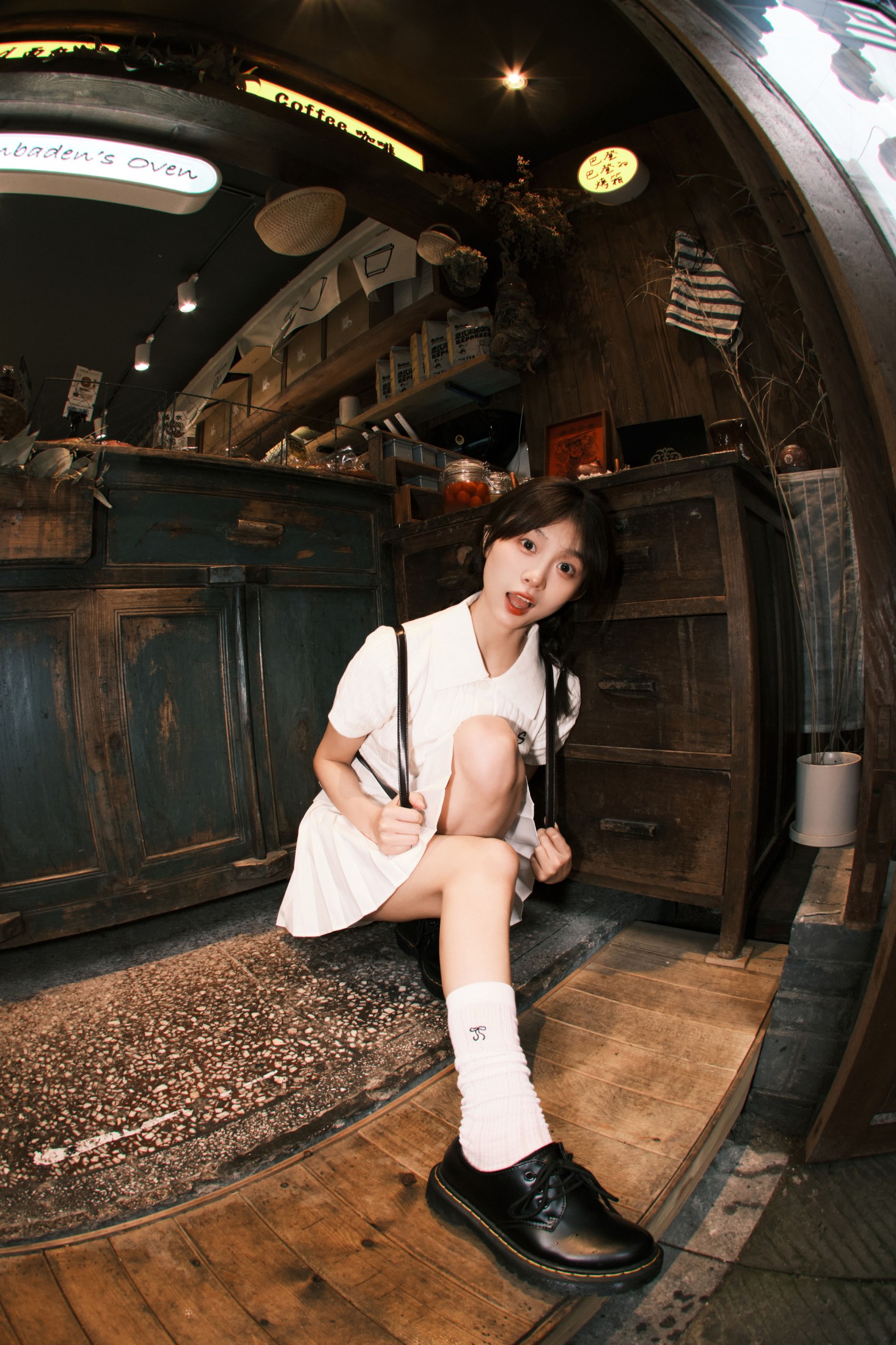 晓晓 – 《面包女孩》[33P]