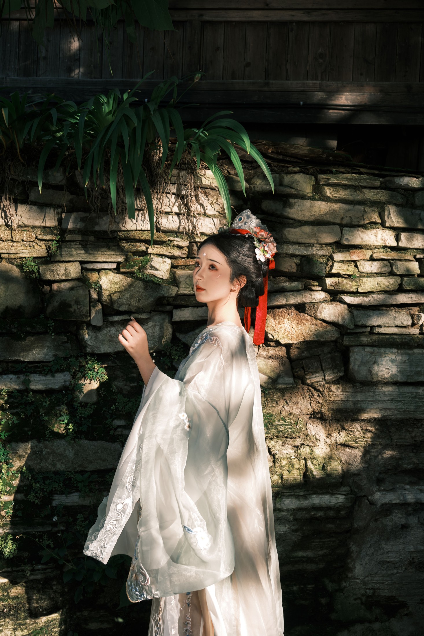 抿嘴小墨轩 – 《汉服古镇》[33P]