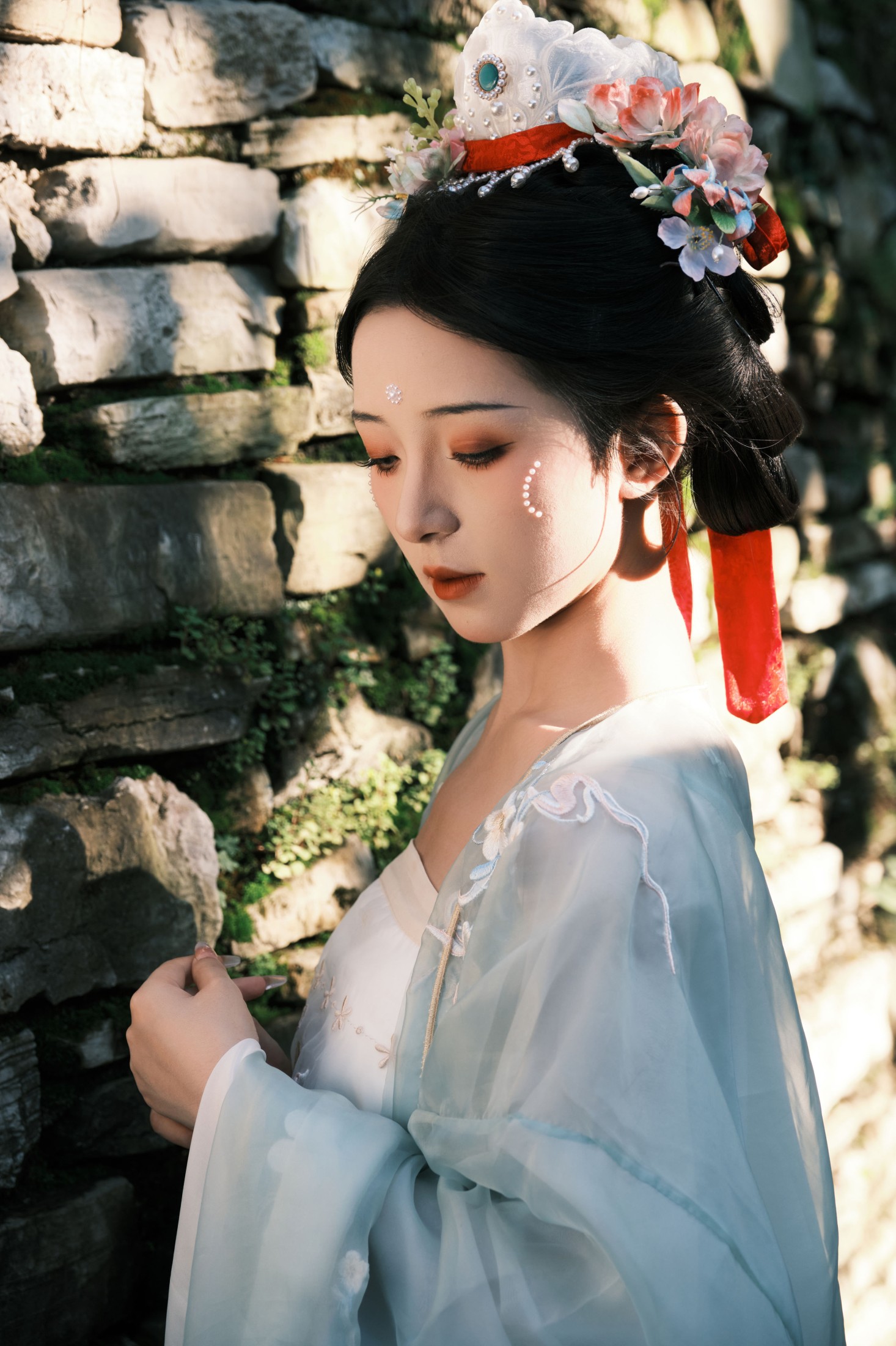 抿嘴小墨轩 – 《汉服古镇》[33P]