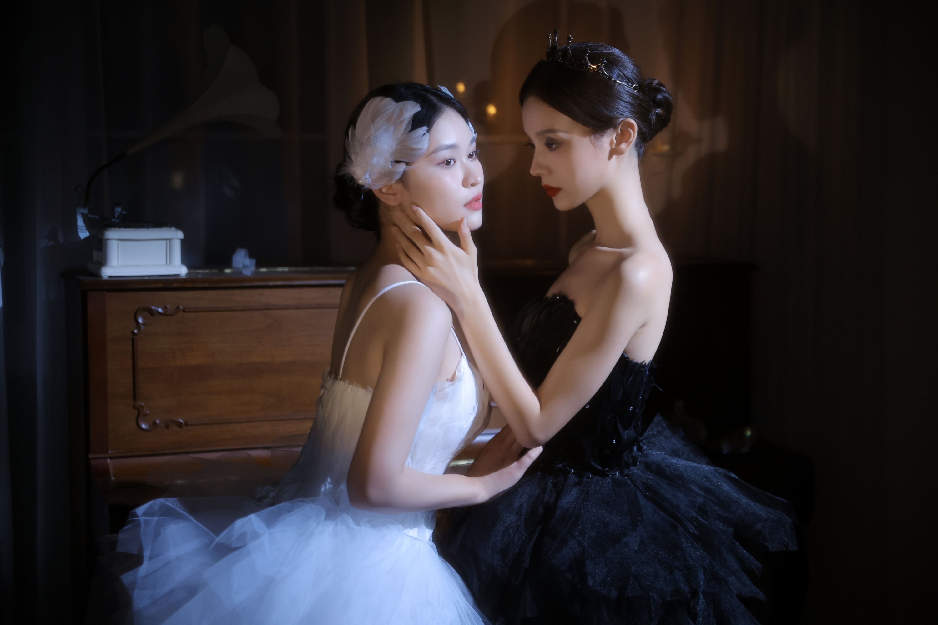 tina 彭小鸭呀 – 《黑白天鹅》[27P]