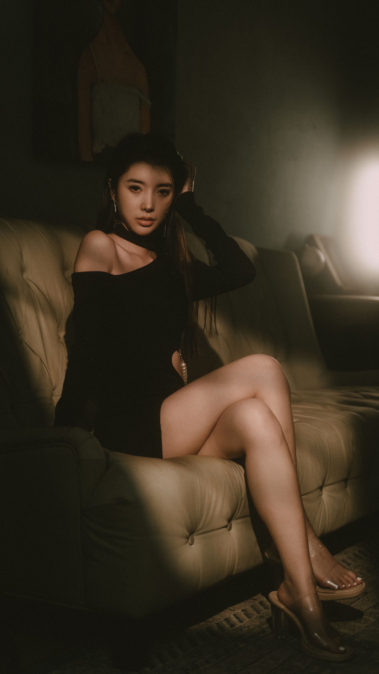 悦悦 – 《午后》[51P]