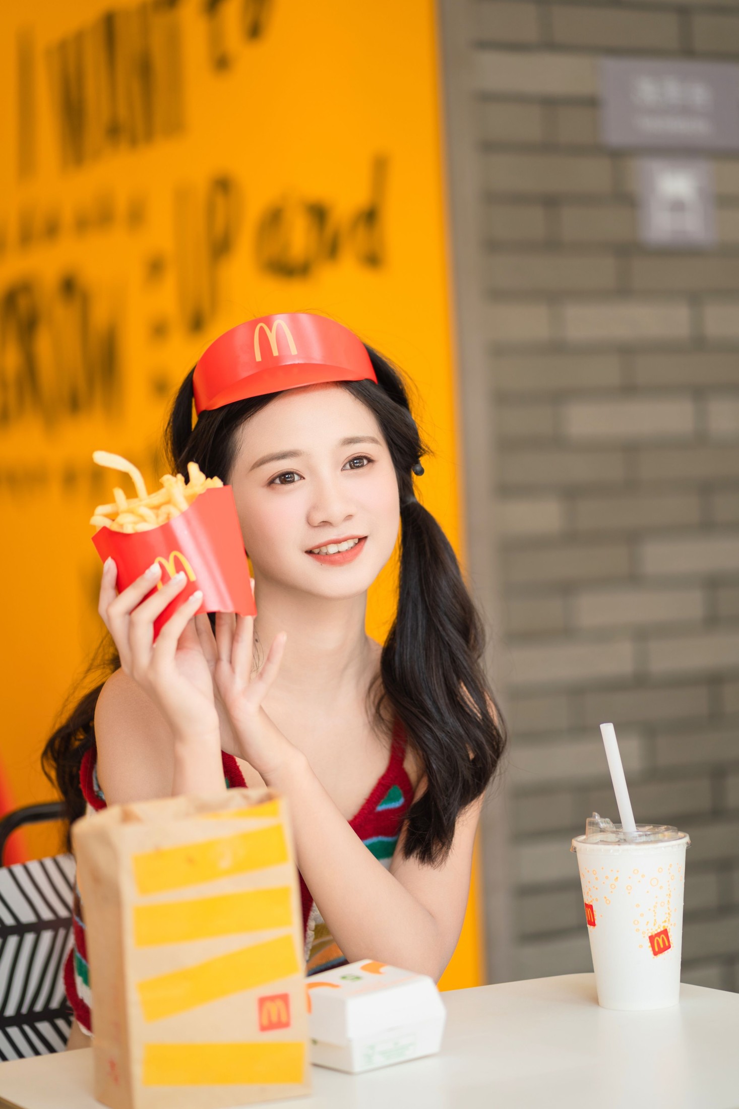 橙子舒 – 《今天是麦当劳女孩》[23P]