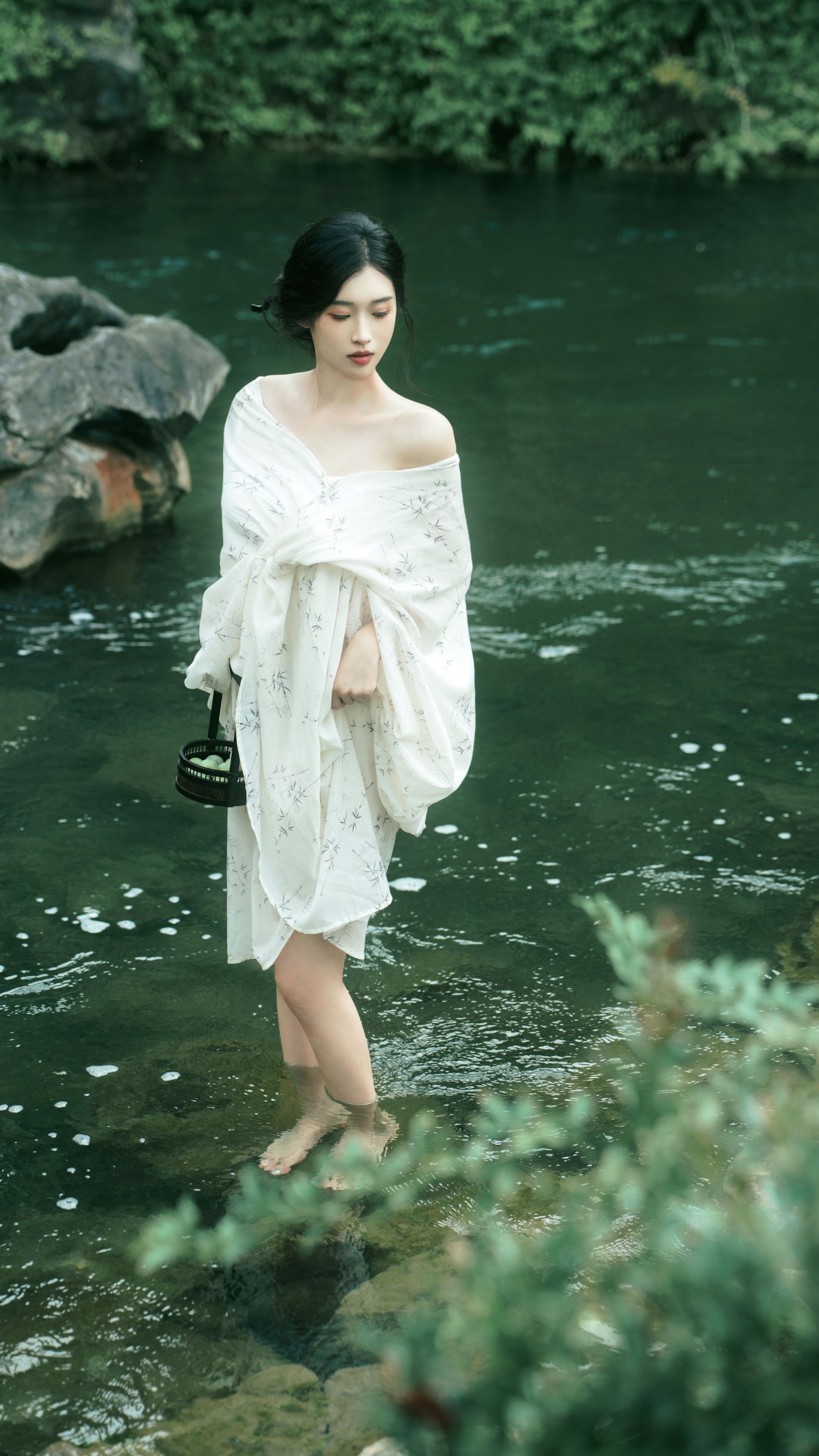 思思李 – 《仲夏》[22P]