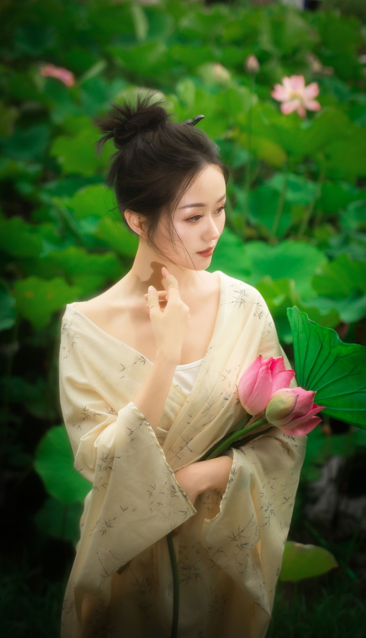 二十四时 – 《夏至未至，娇荷已开》[22P]