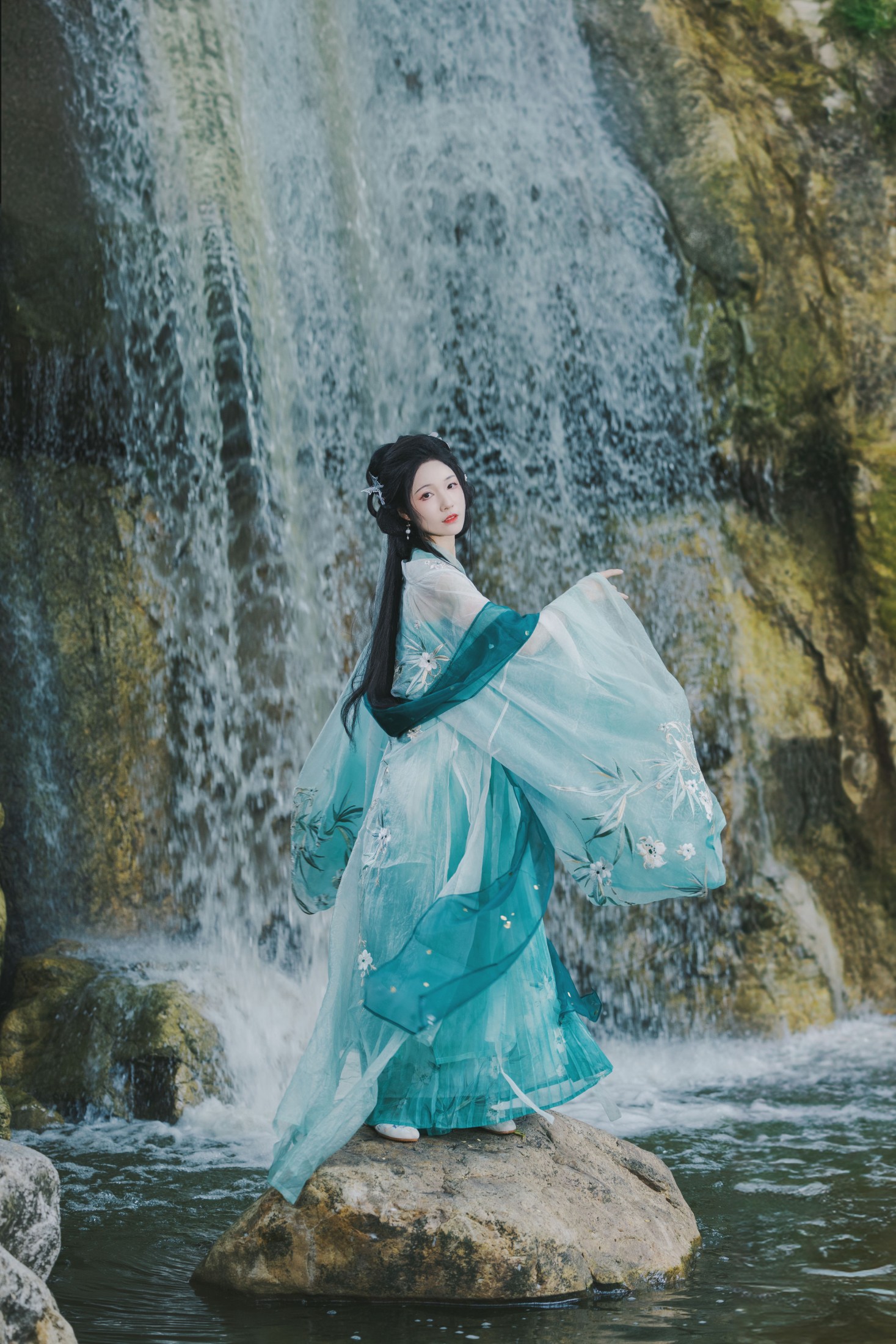 瑞雪mizuyuki – 《瀑布之下》[26P]