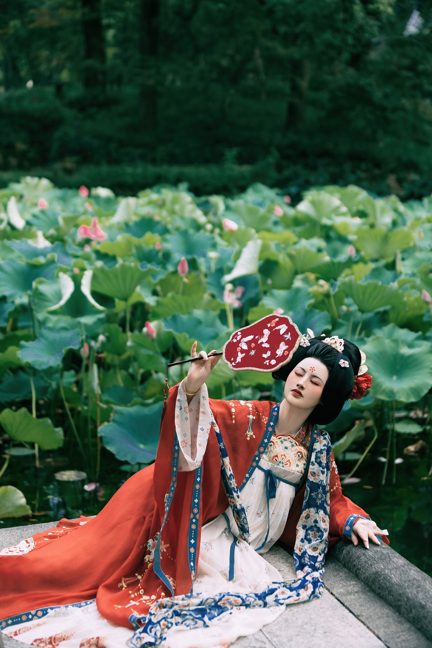 诗诗kiki – 《荷香满院》[22P]