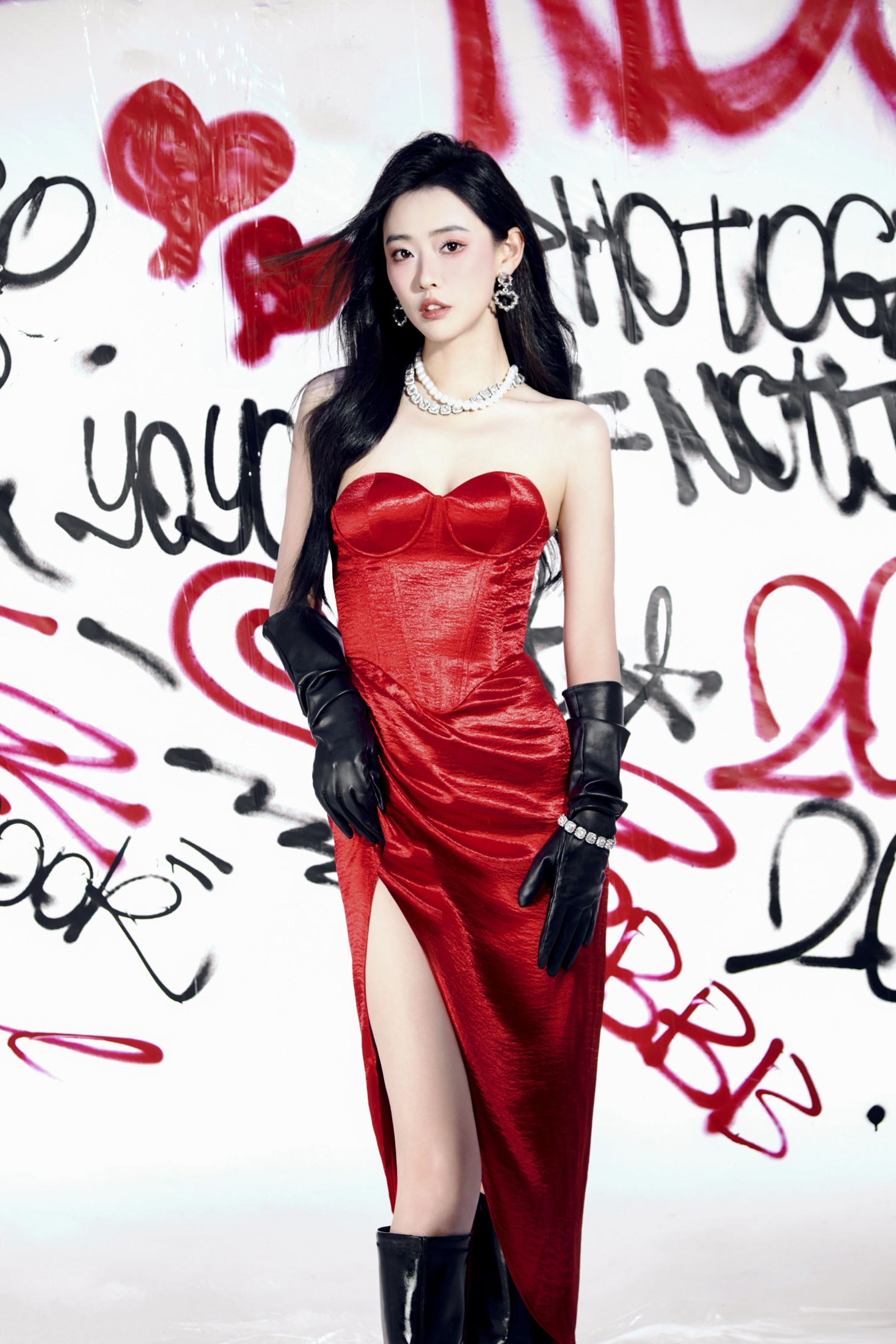 一乔 – 《Red Mountain》[22P]