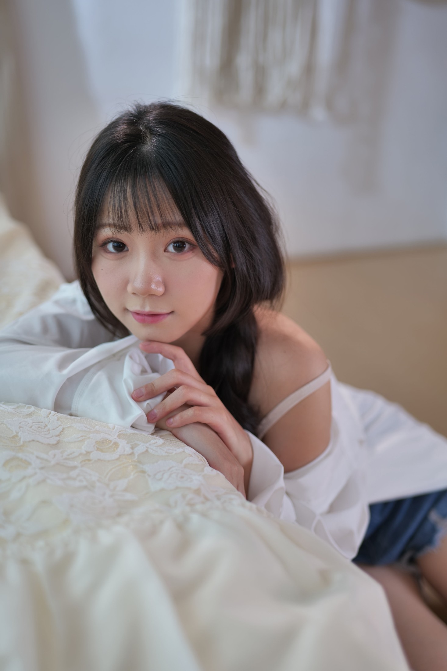 矮子战士 – 《静谧午后，阳光与女孩的温柔邂逅》[33P]