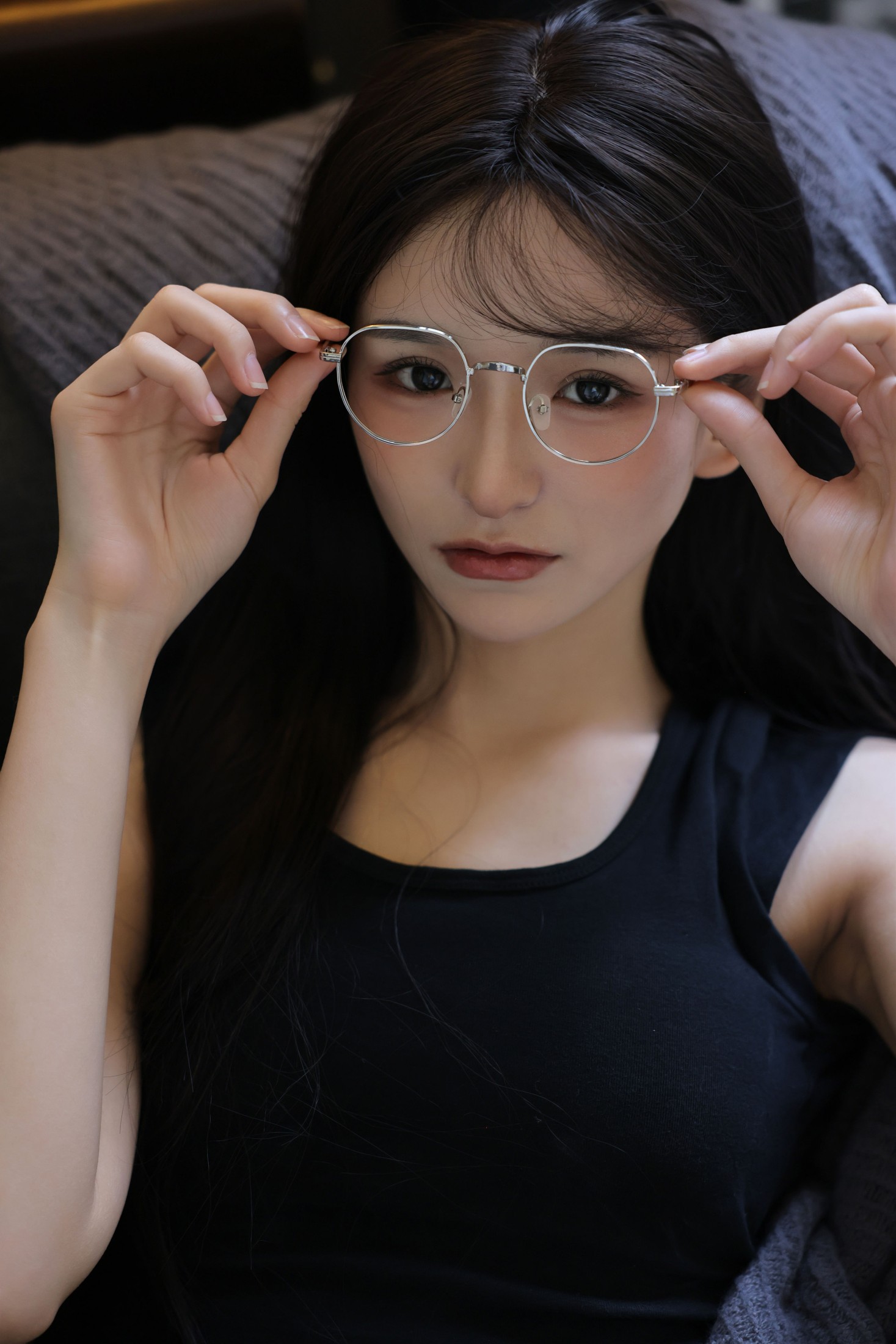 昱佟佟 – 《阴天》[23P]