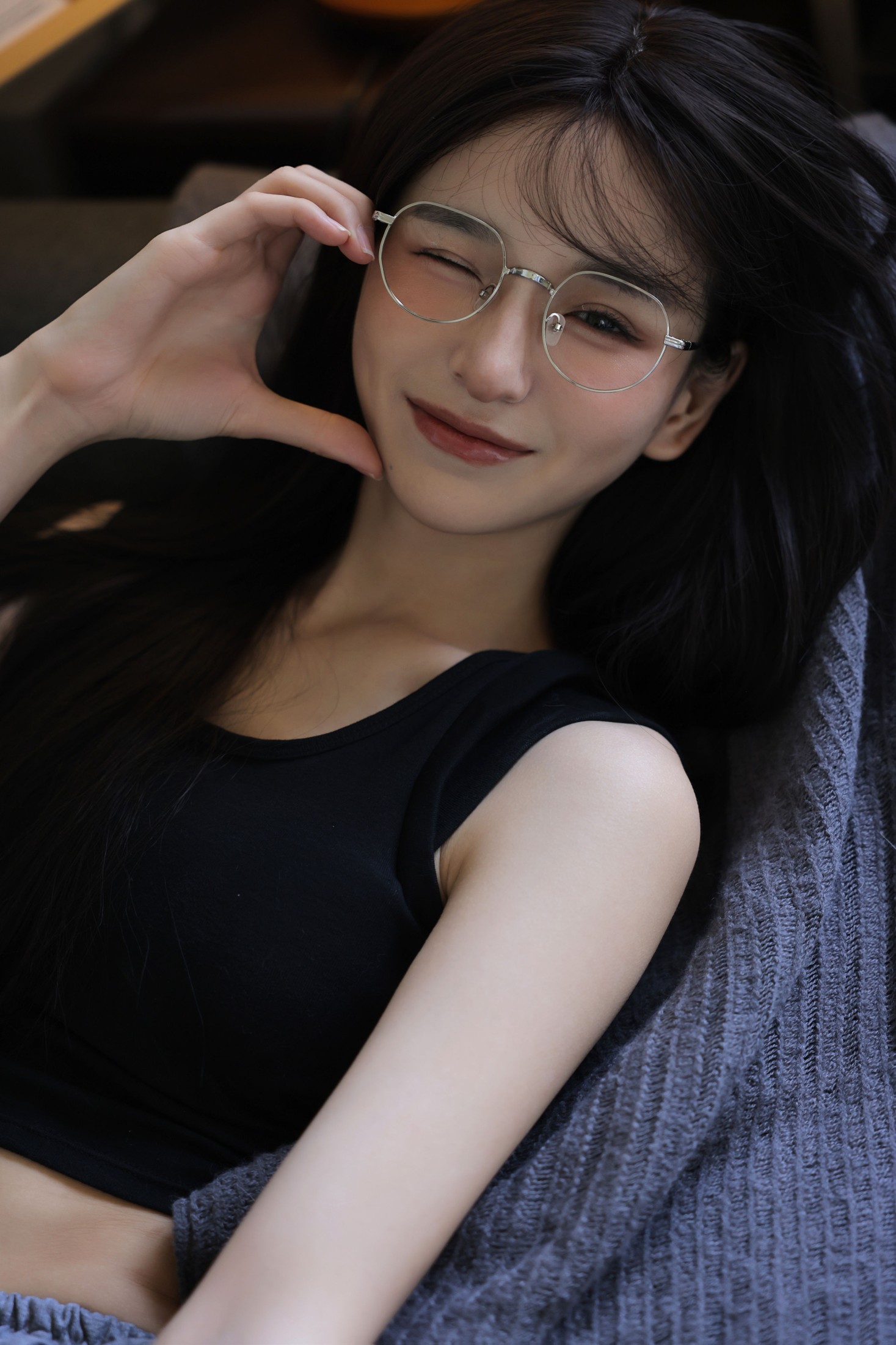 昱佟佟 – 《阴天》[23P]