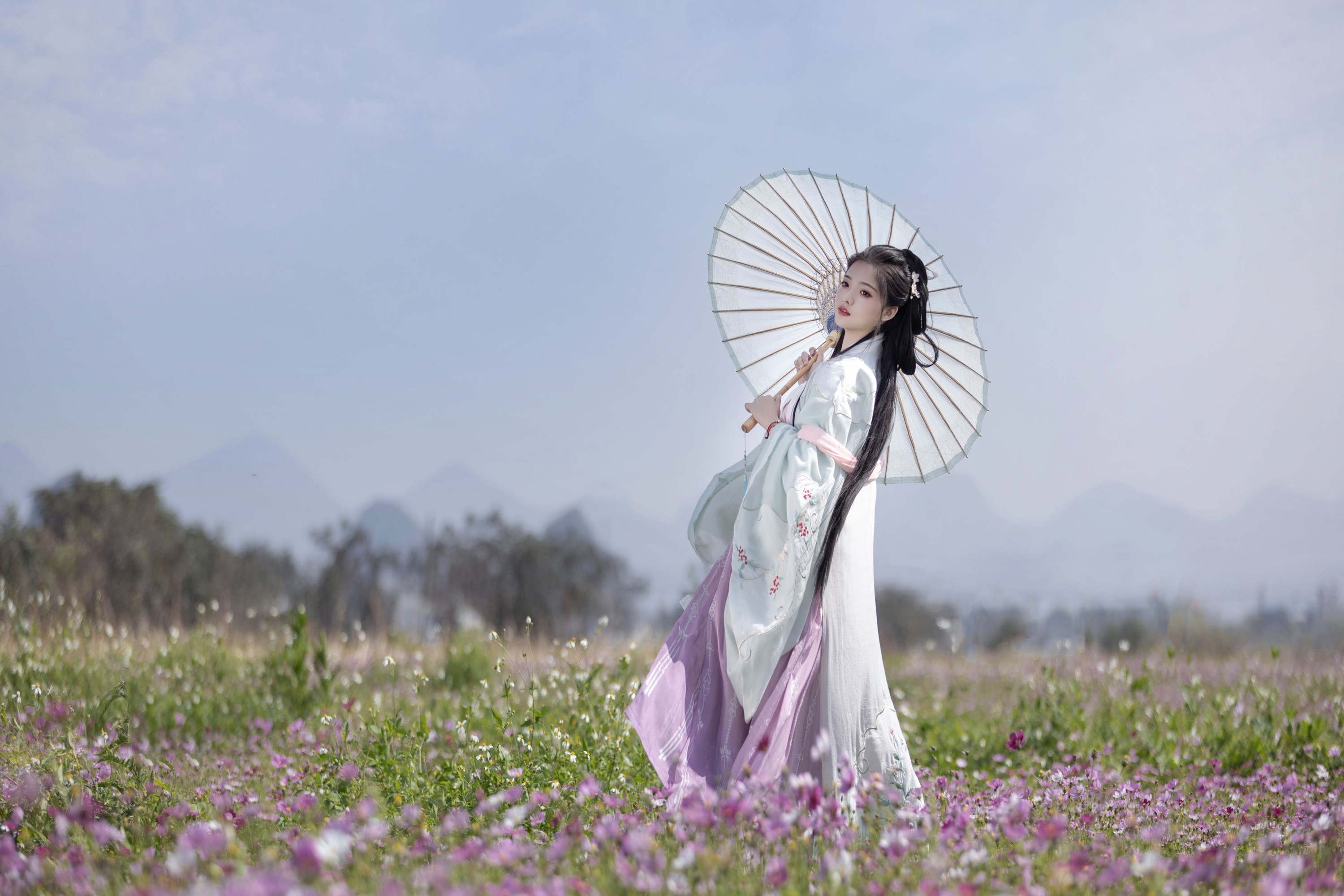 蕾蕾 – 《春日游》[35P]