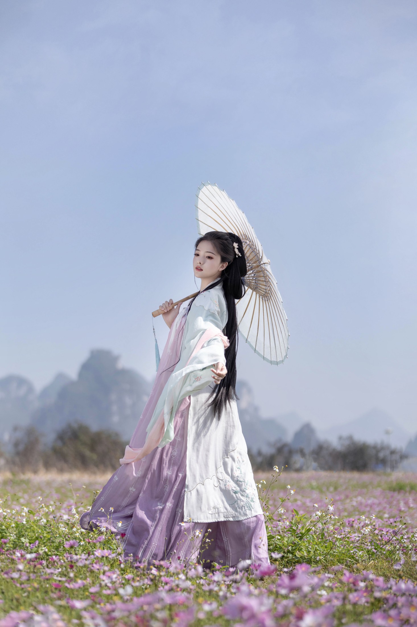 蕾蕾 – 《春日游》[35P]