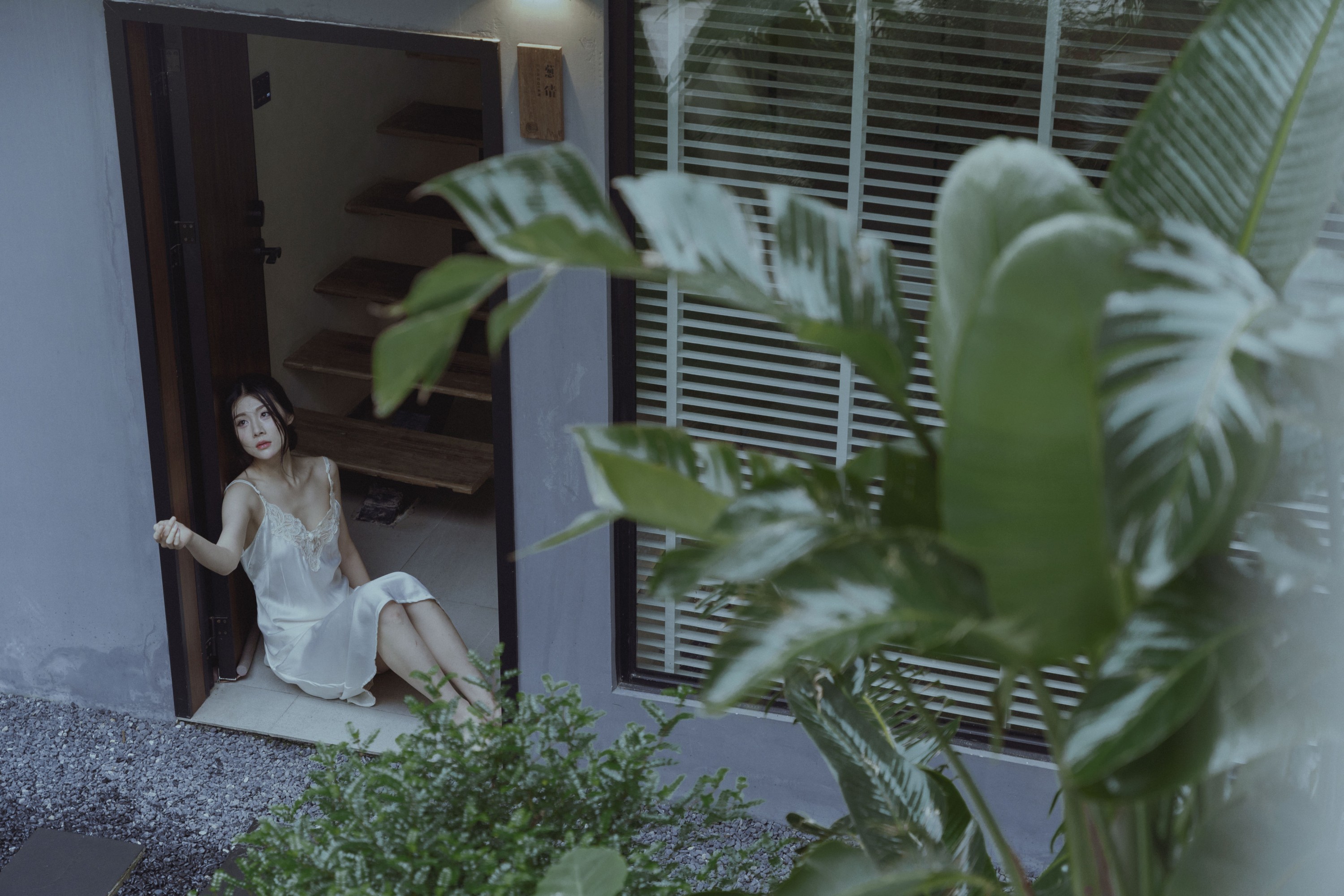 兔兔子 – 《雨泪》[24P]