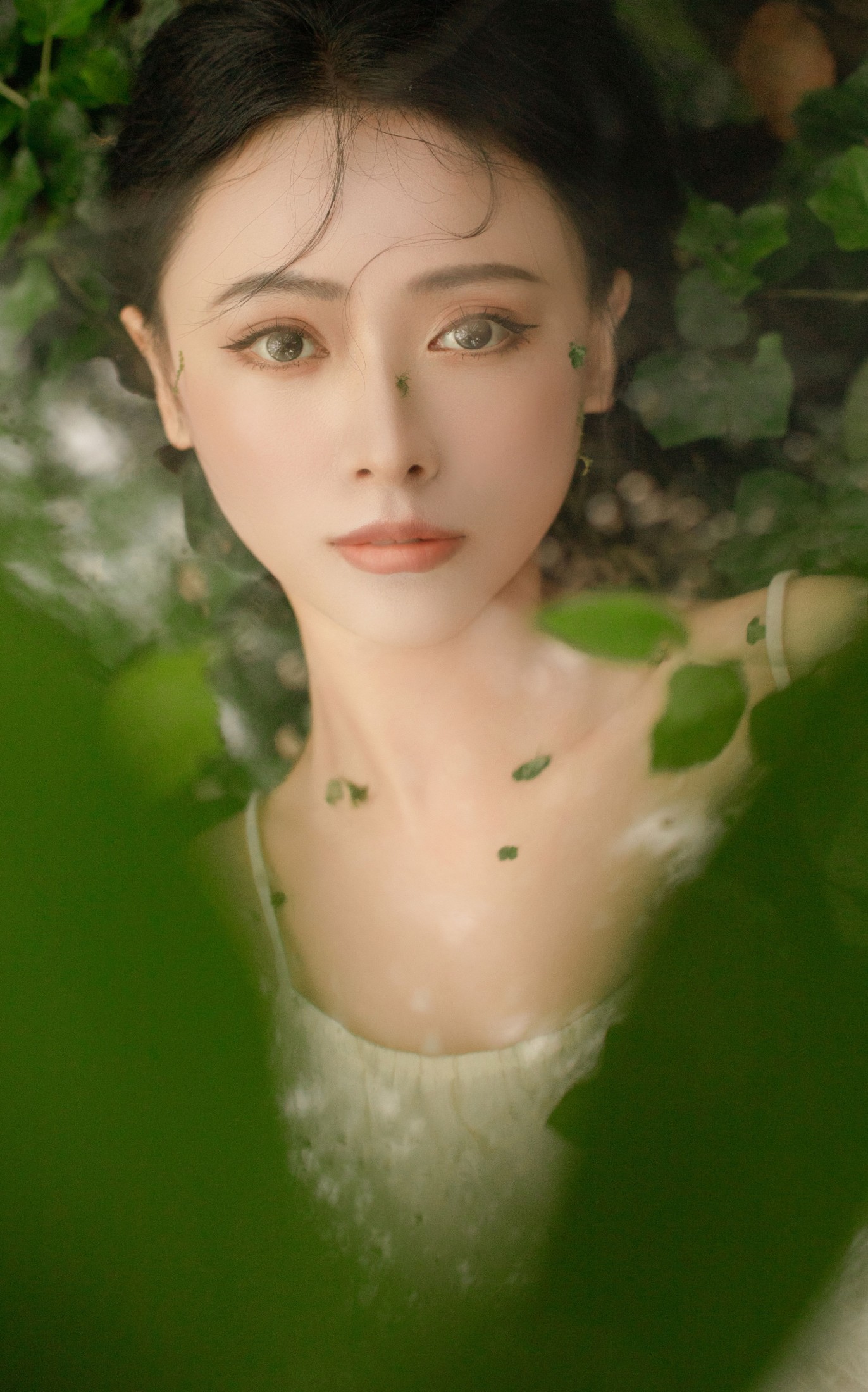 是昂羊呀 – 《树叶摇曳，心跳共振》[25P]